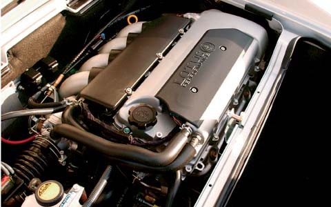 112_0407_First_Drive_2005_Lotus_Elise_03z 2005_Lotus_Elise Engine_View