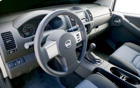 112_0502_03z 2005_nissan_xterra front_interior_view