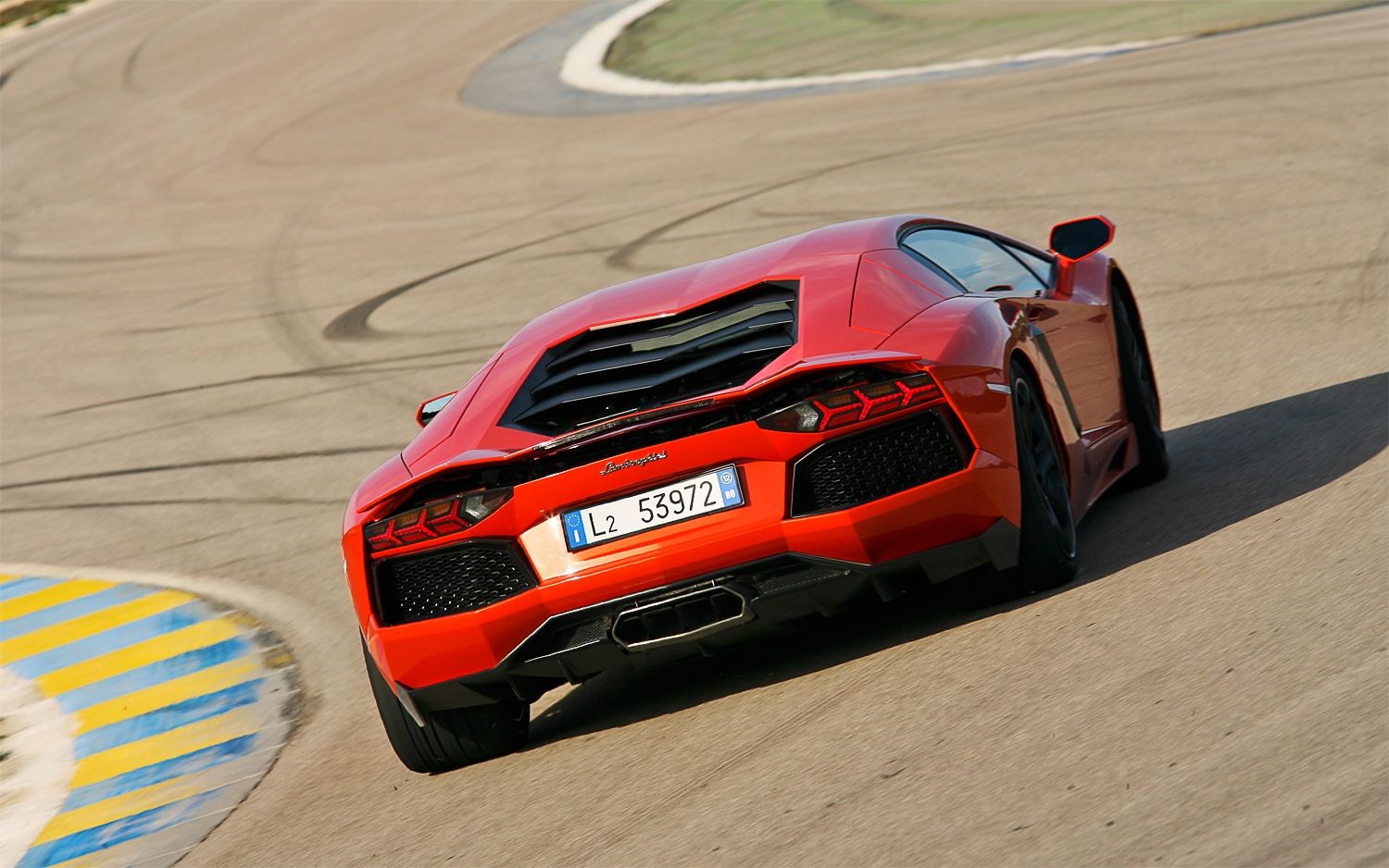 2012-Lamborghini-Aventador-LP-700-4-rear-end-track