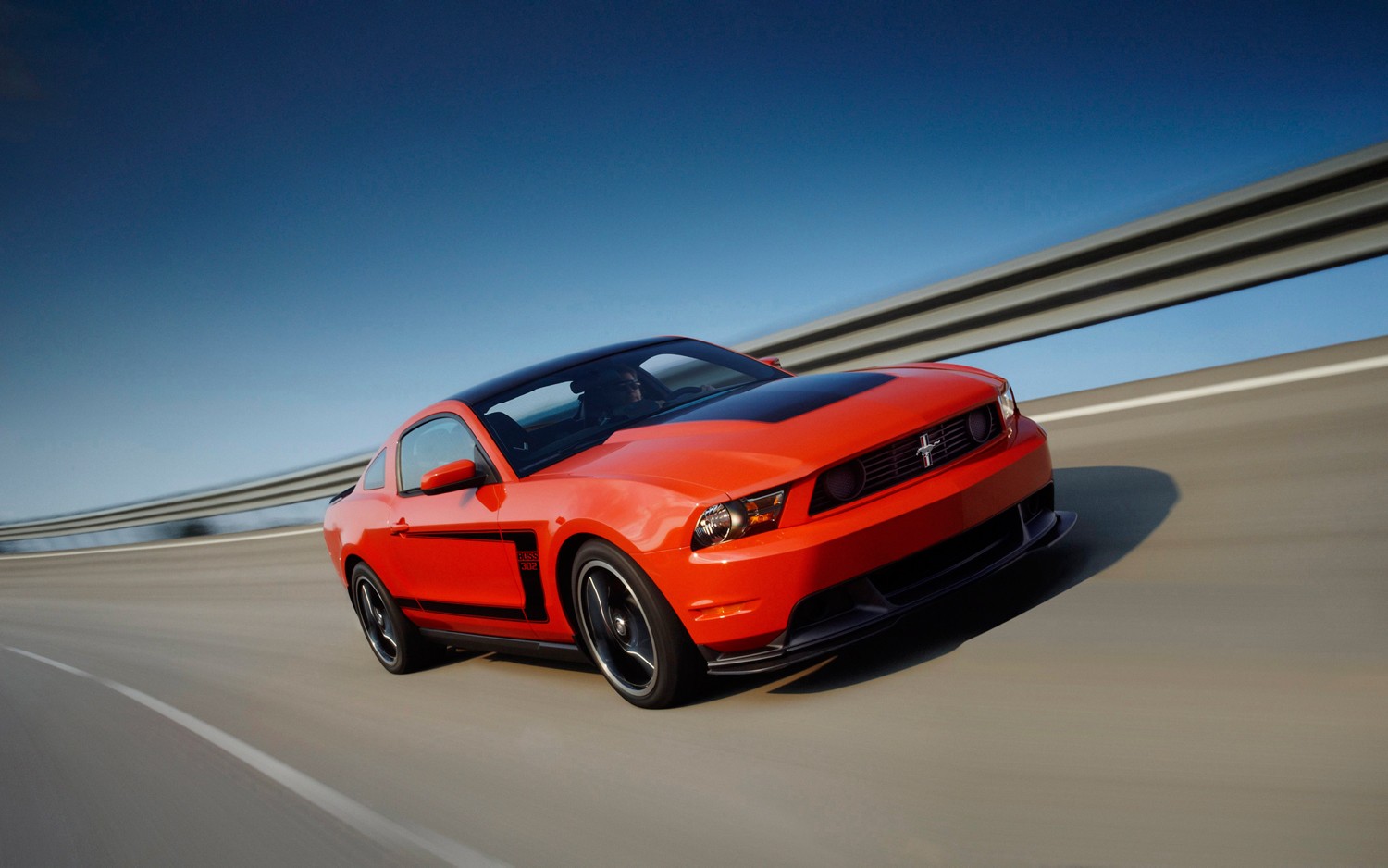 2012-ford-mustang-boss-302-front-three-quarters