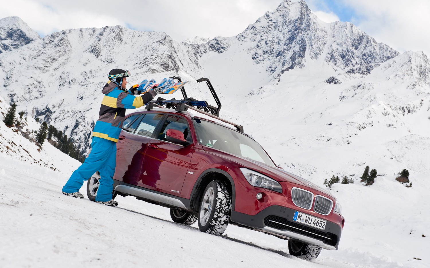 2012-BMW-X1-xdrive28i-front-three-quarter