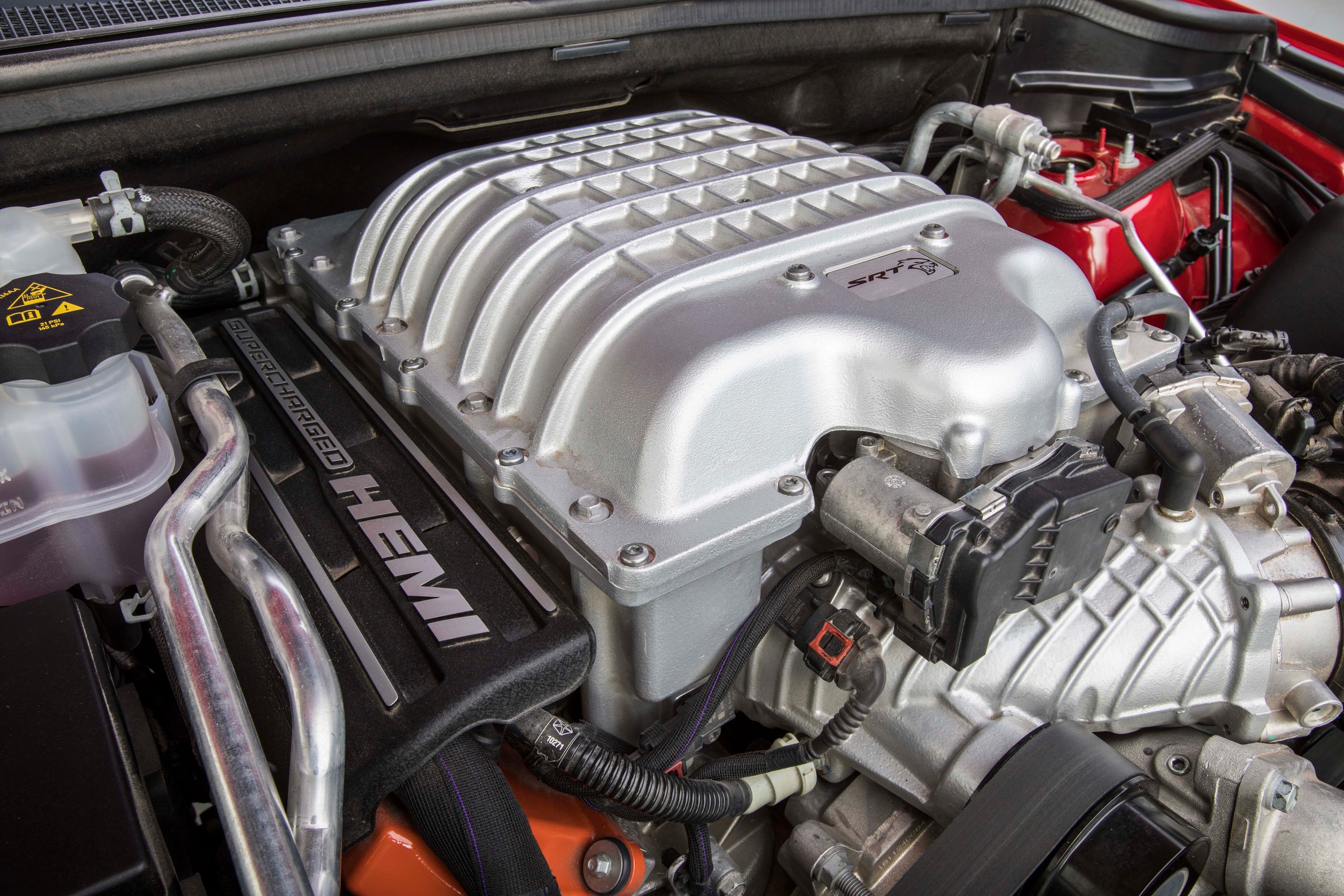 015-jeep-grand-cherokee-trackhawk-engine-bay