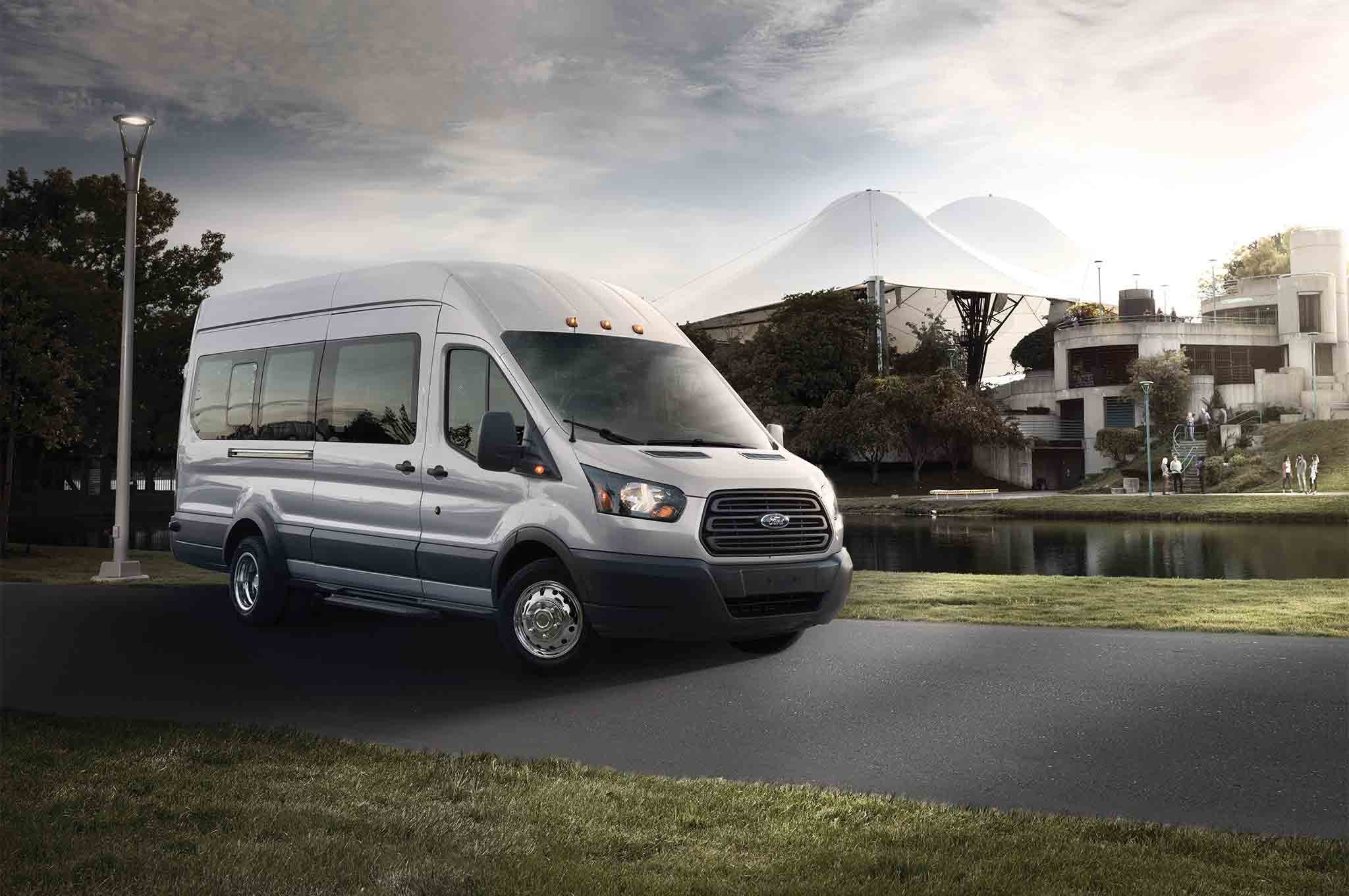 2017 Ford Transit Wagon front three quarter 01