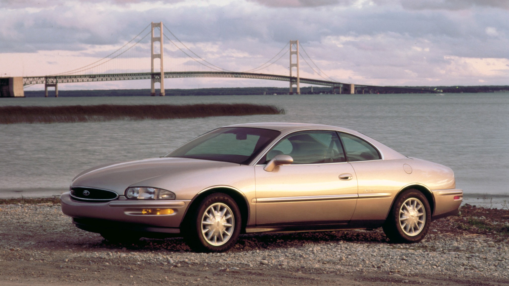 1995_buick_riviera_2