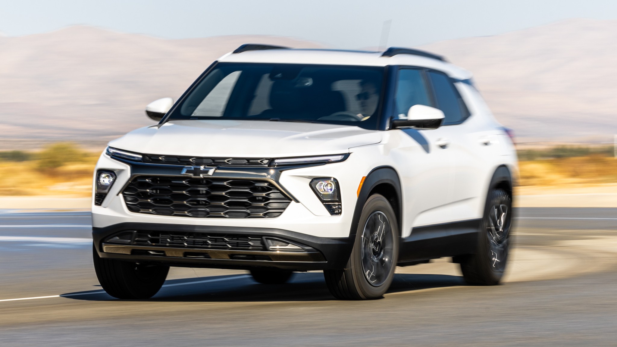 026 2024 chevrolet trailblazer in motion