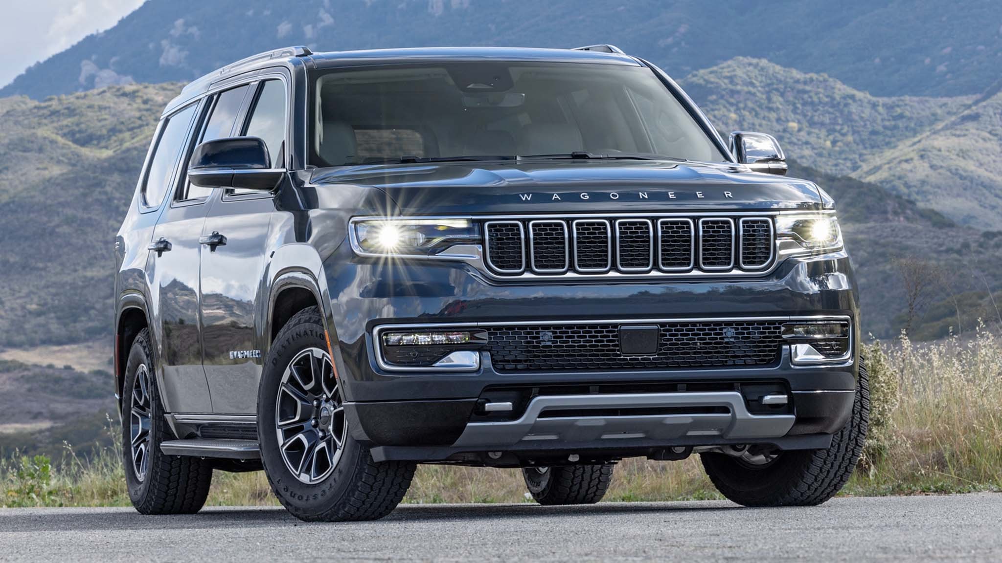 007 2023 jeep wagoneer front three quarter