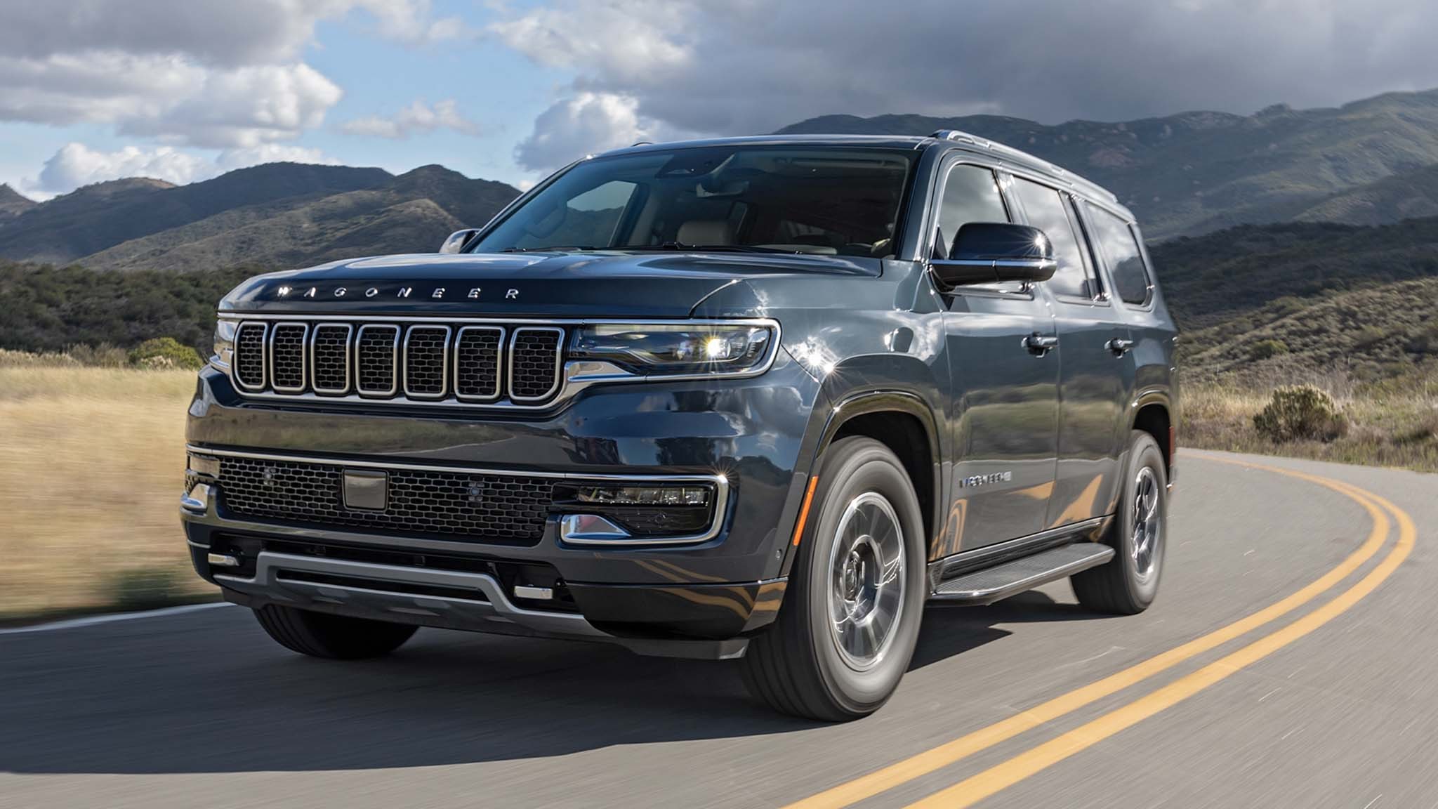 001 2023 jeep wagoneer front three quarter view