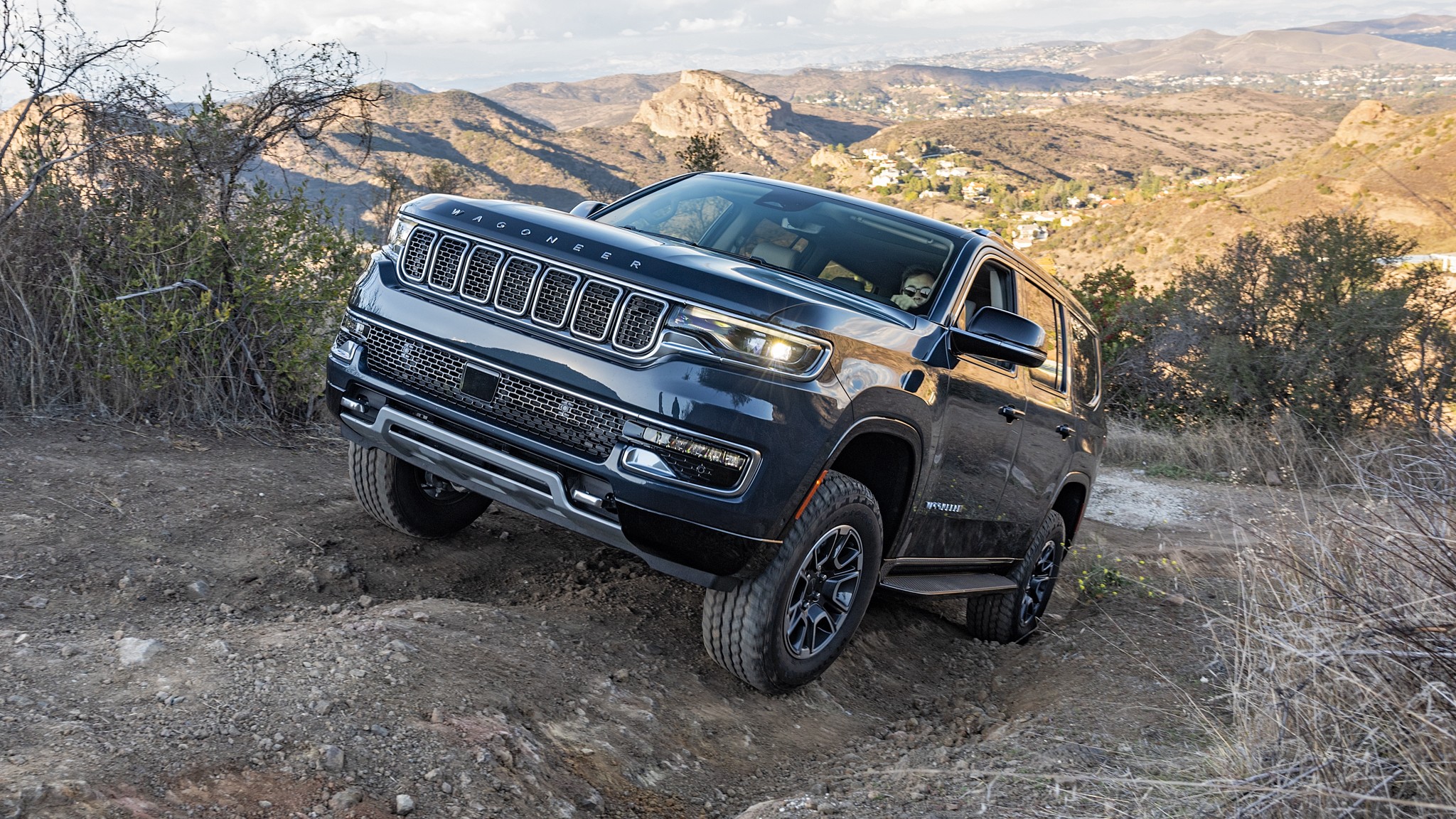 031 2023 jeep wagoneer off road