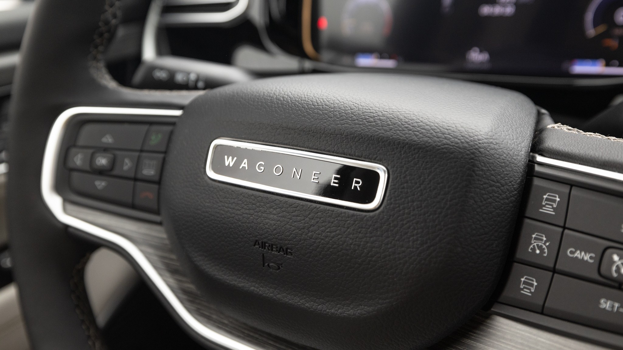 037 2023 jeep wagoneer steering wheel