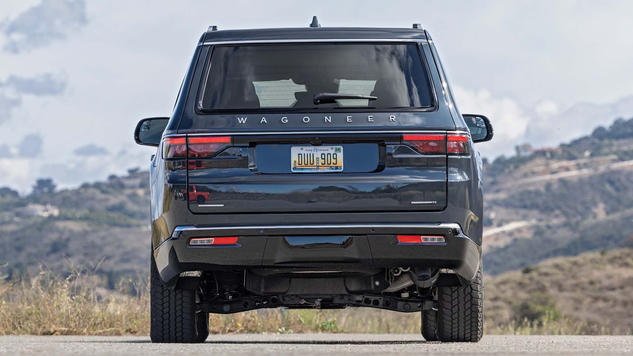 010 2023 jeep wagoneer rear view