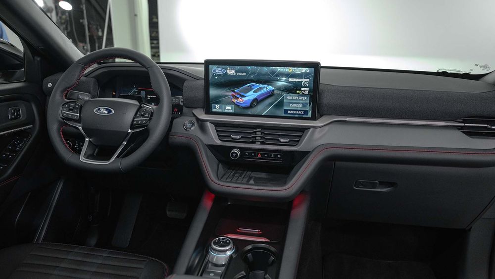 027 2025 ford explorer st line front dashabord