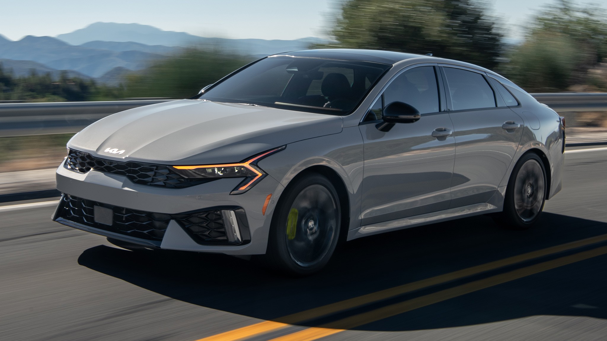 2025 Kia K5 sedan reveal 1