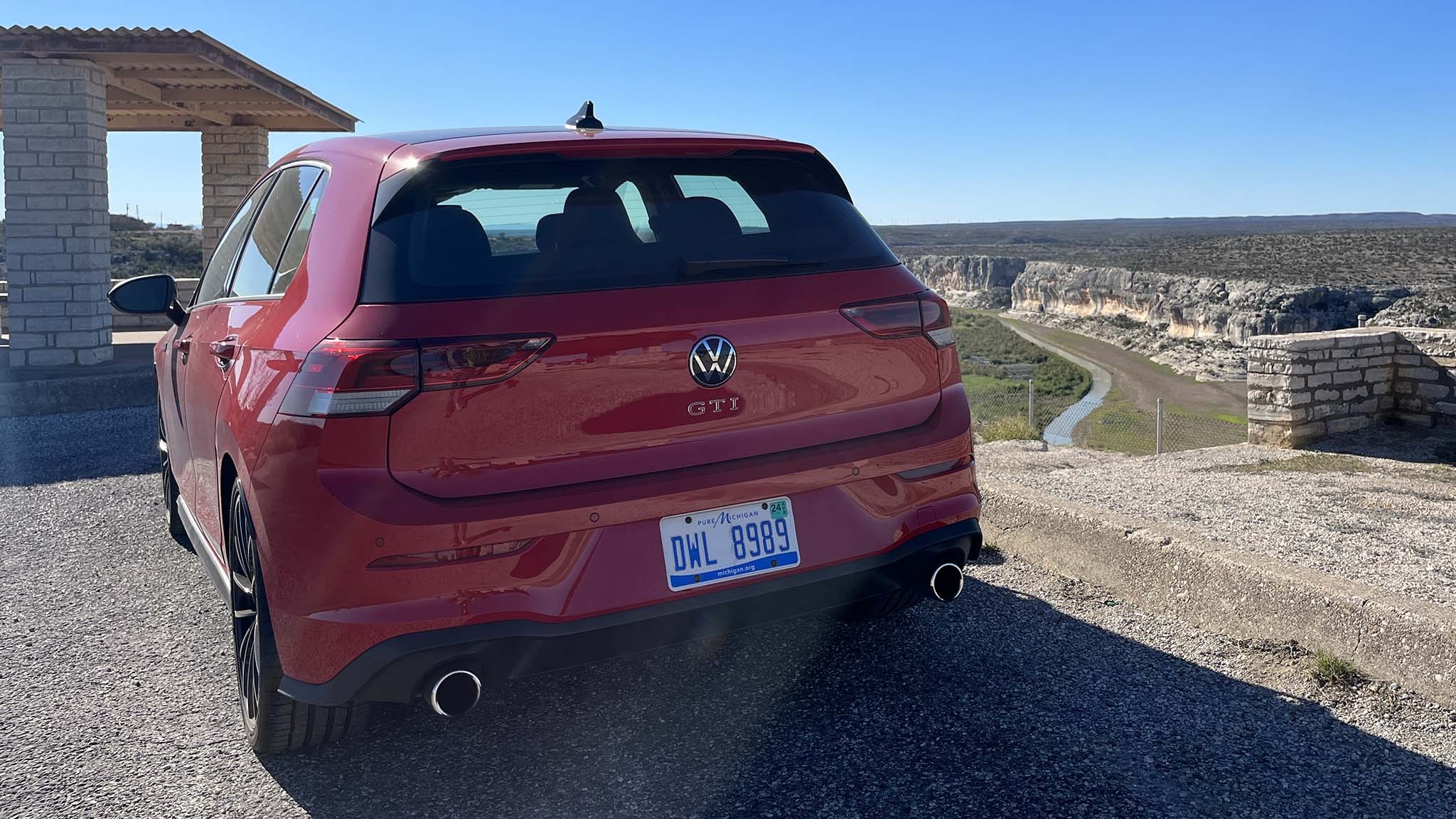 019 2023 volkswagen golf gti rear view