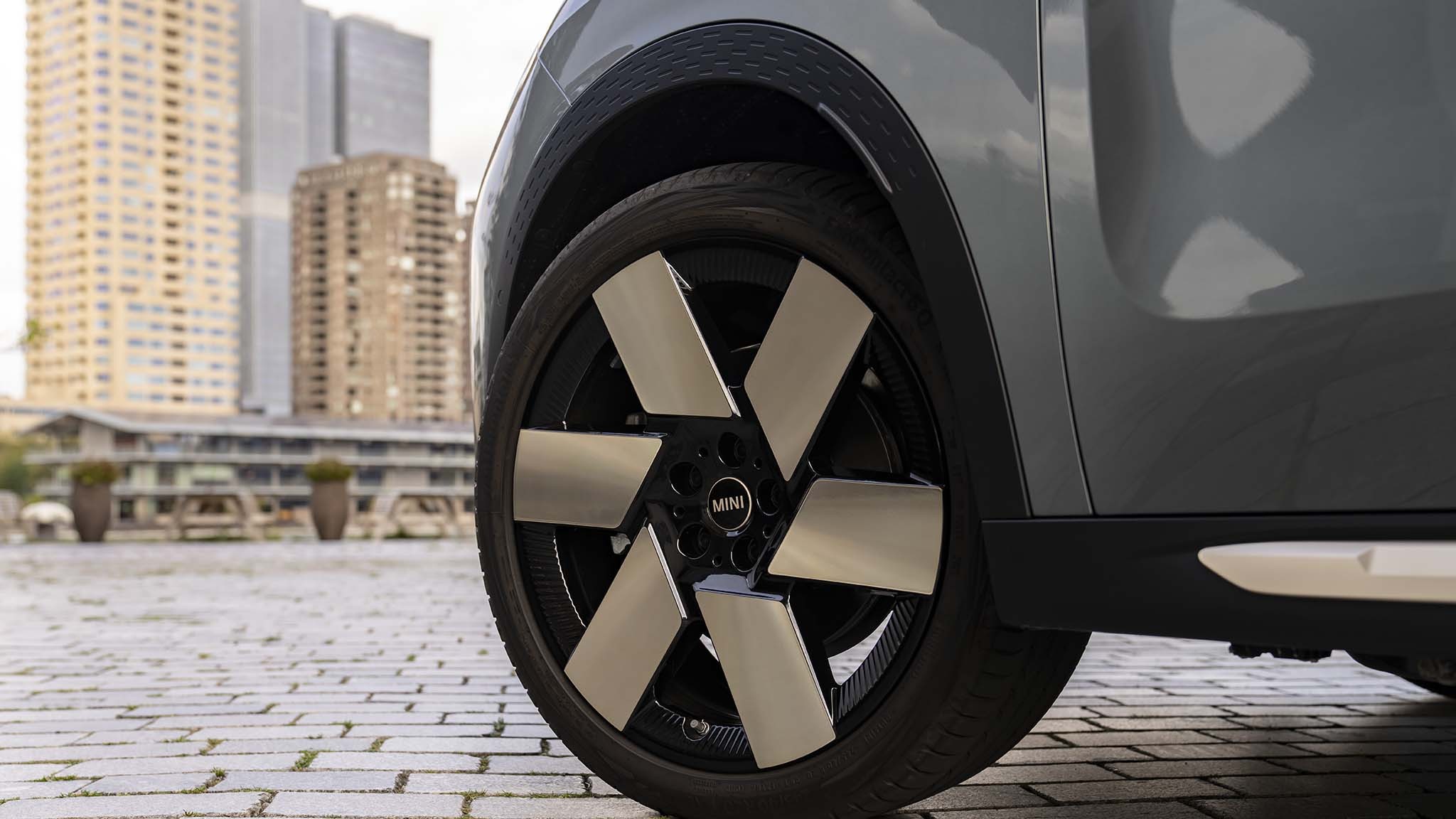 029 2025 mini countryman se wheel