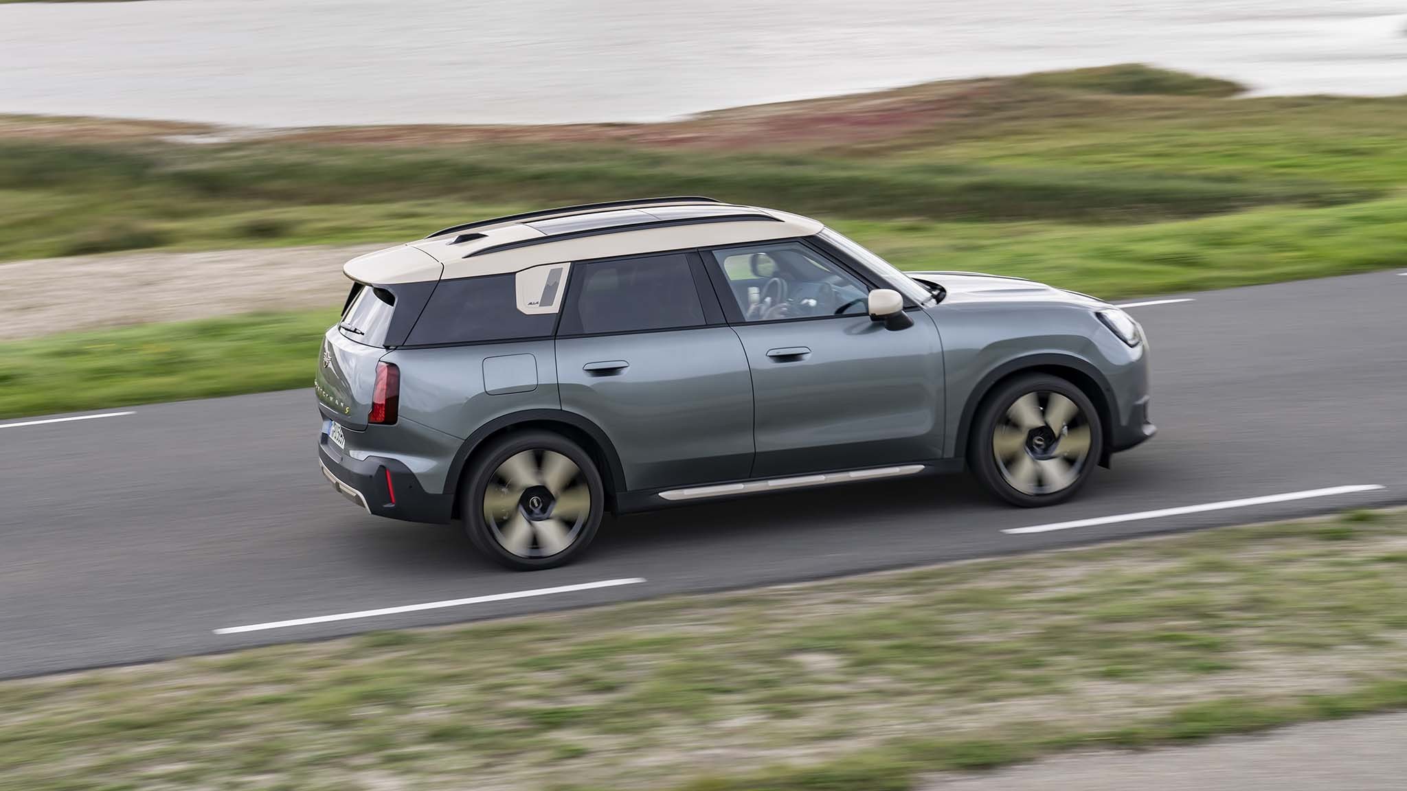 011 2025 mini countryman se