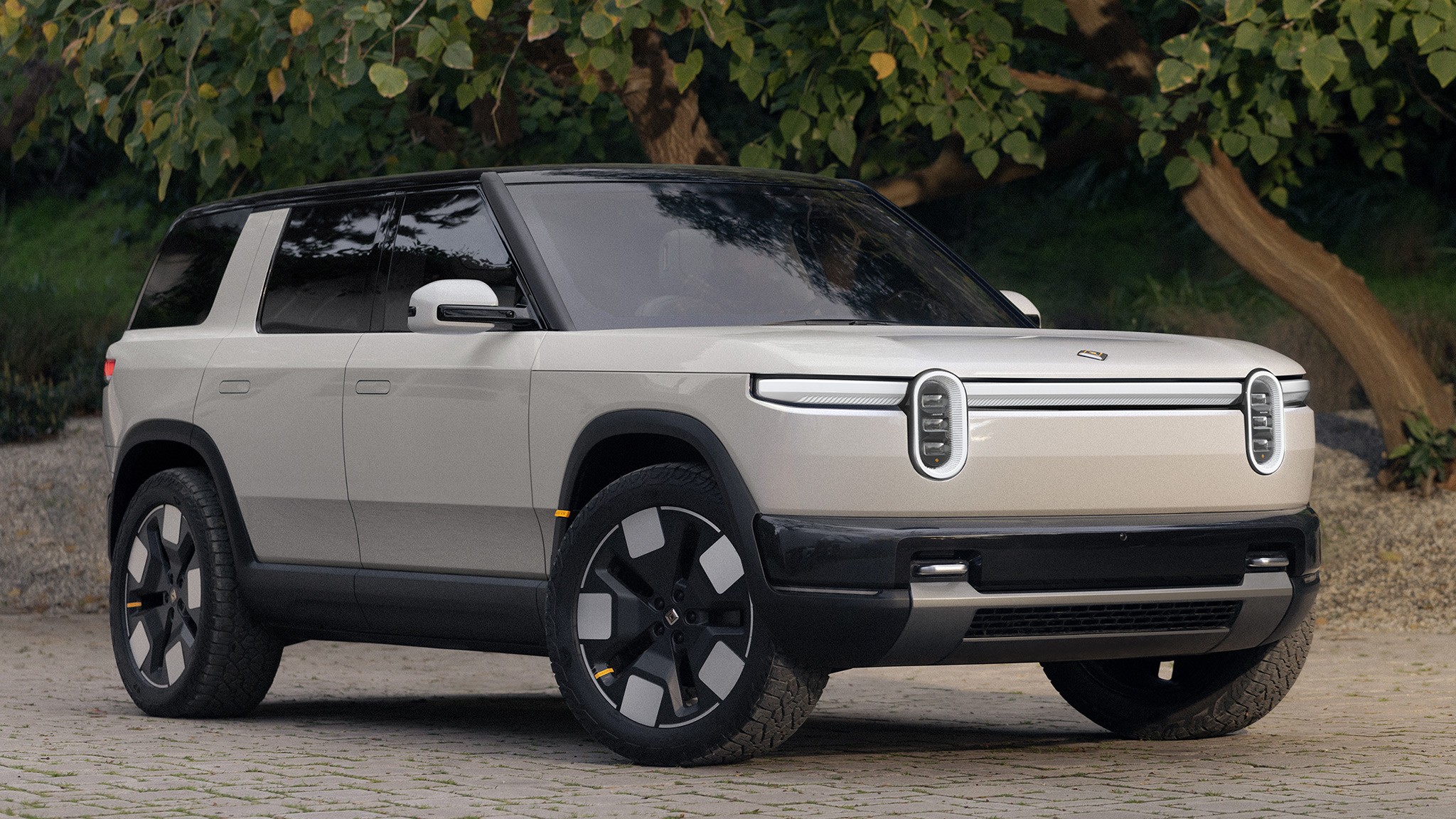 2026 Rivian R2 EV SUV 12
