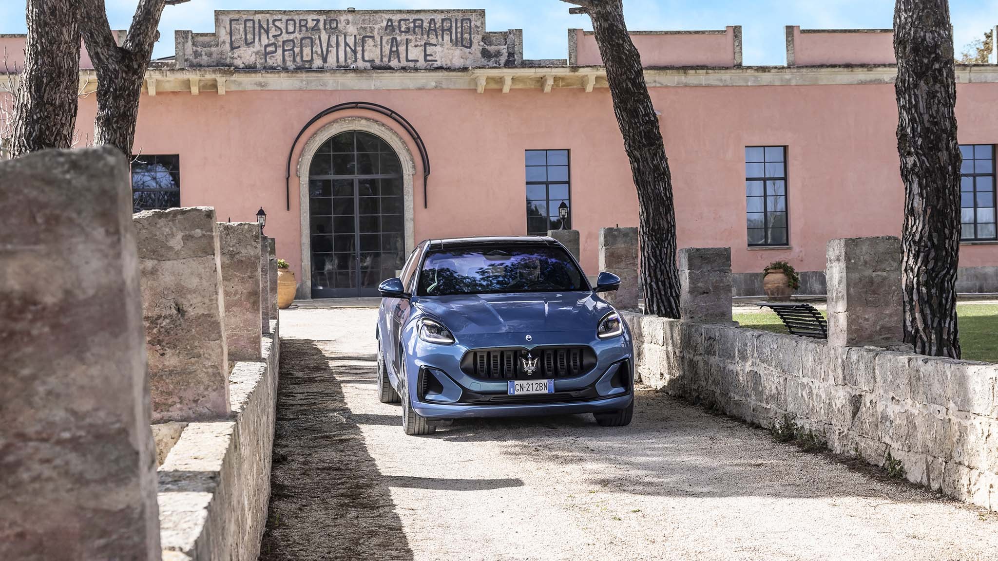 018 2025 maserati grecale folgore front view