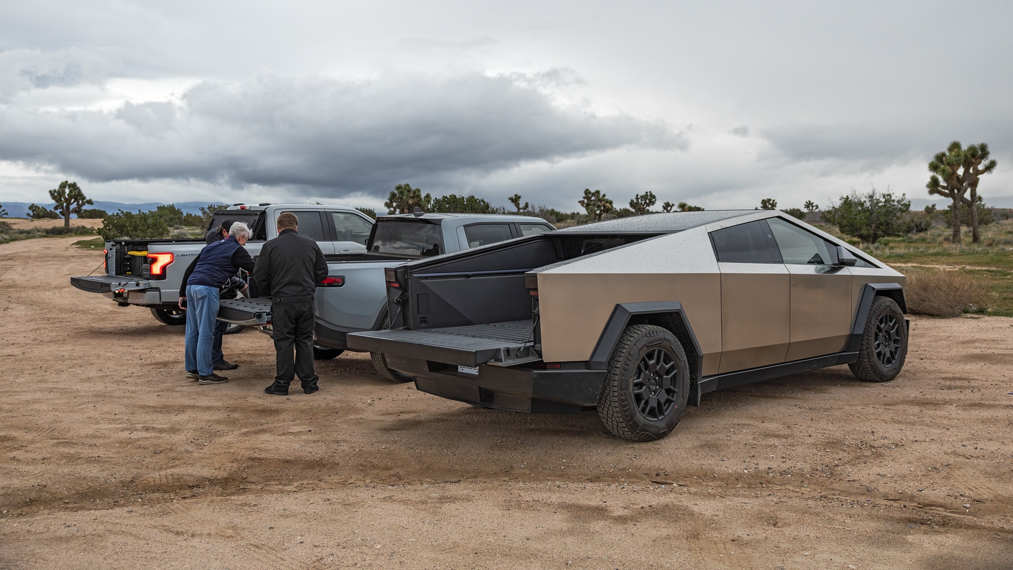 016 2024 Tesla Cybertruck Rivian R1T Ford Lightning Group