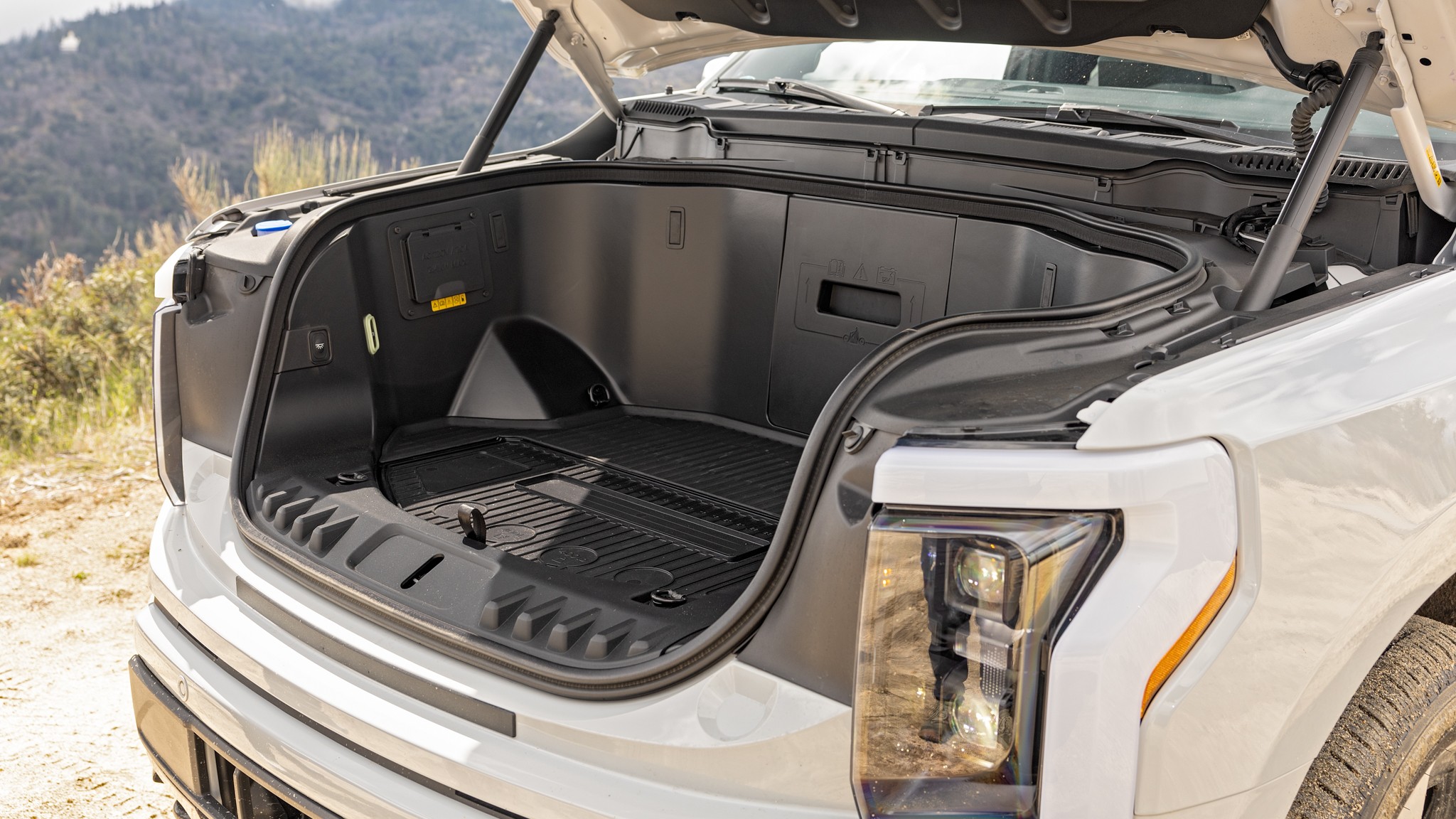 026 2024 Ford Lightning Frunk