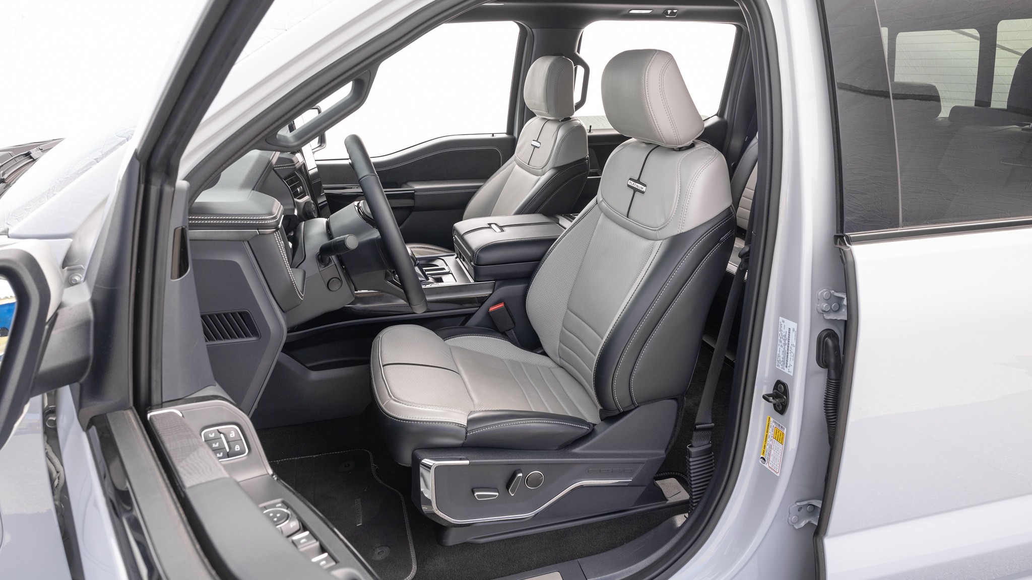 037 2024 Ford Lightning Front Seats