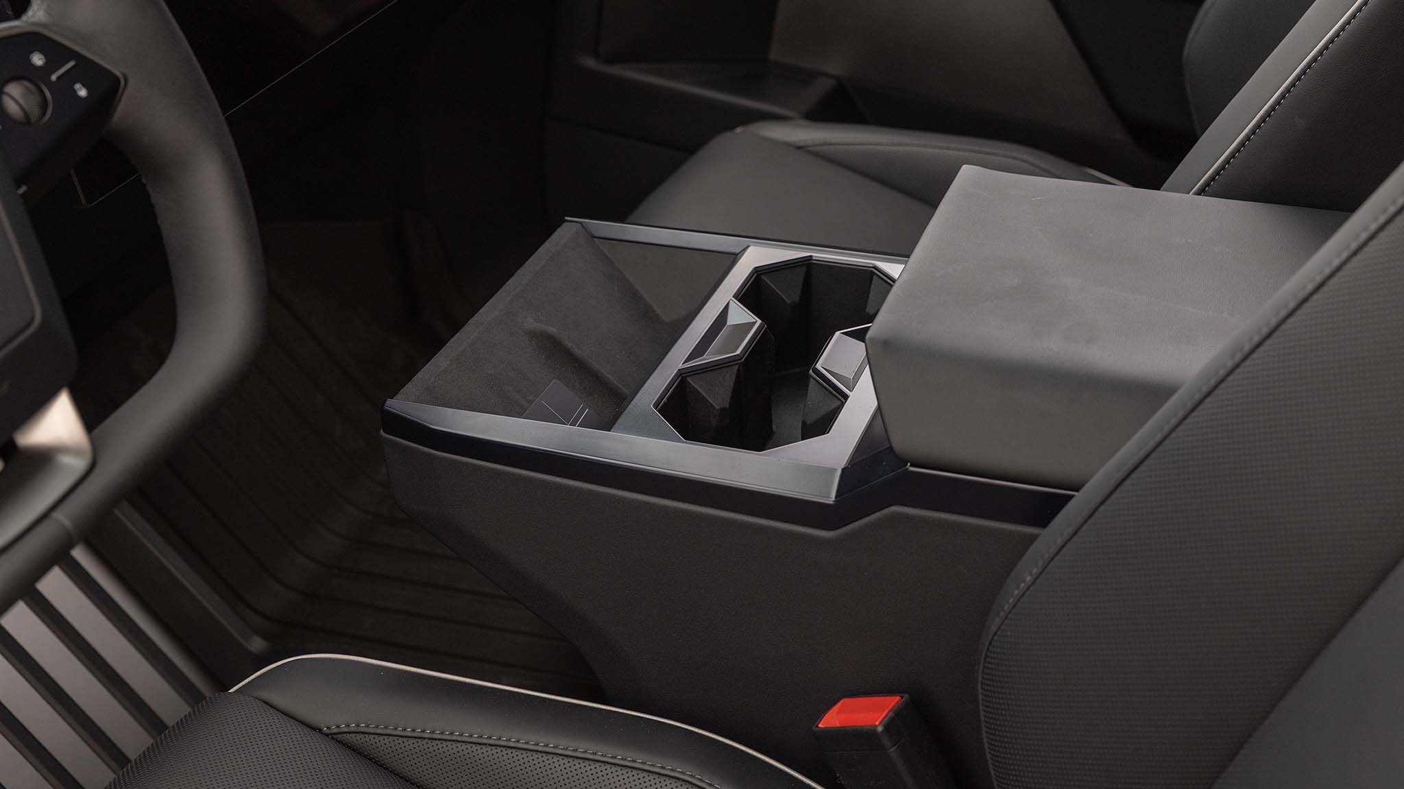 030 2024 Tesla Cybertruck center console
