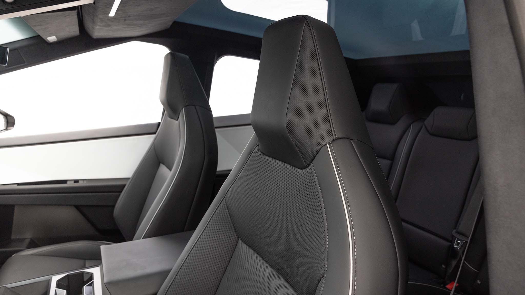 031 2024 Tesla Cybertruck