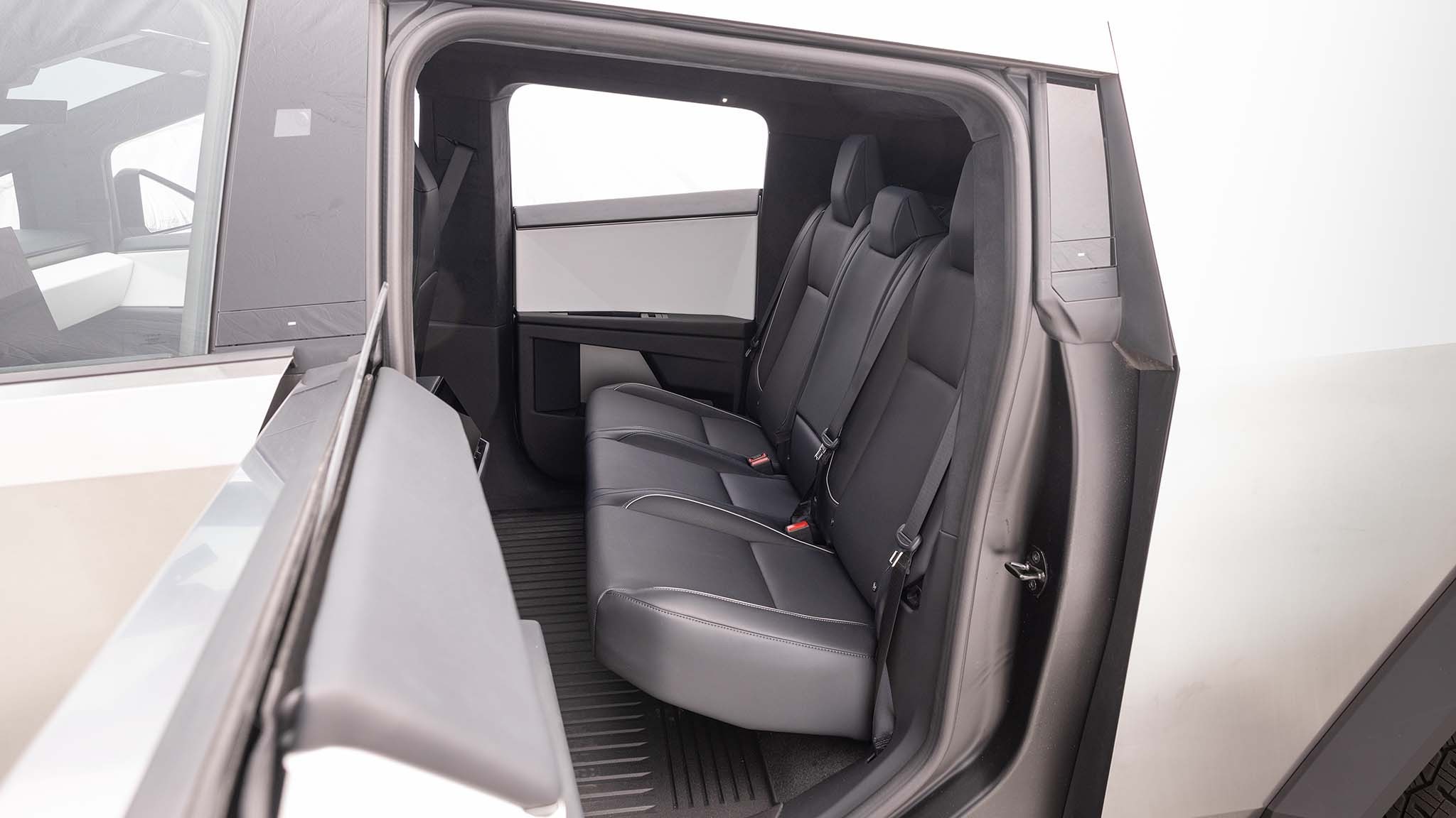 033 2024 Tesla Cybertruck rear seats