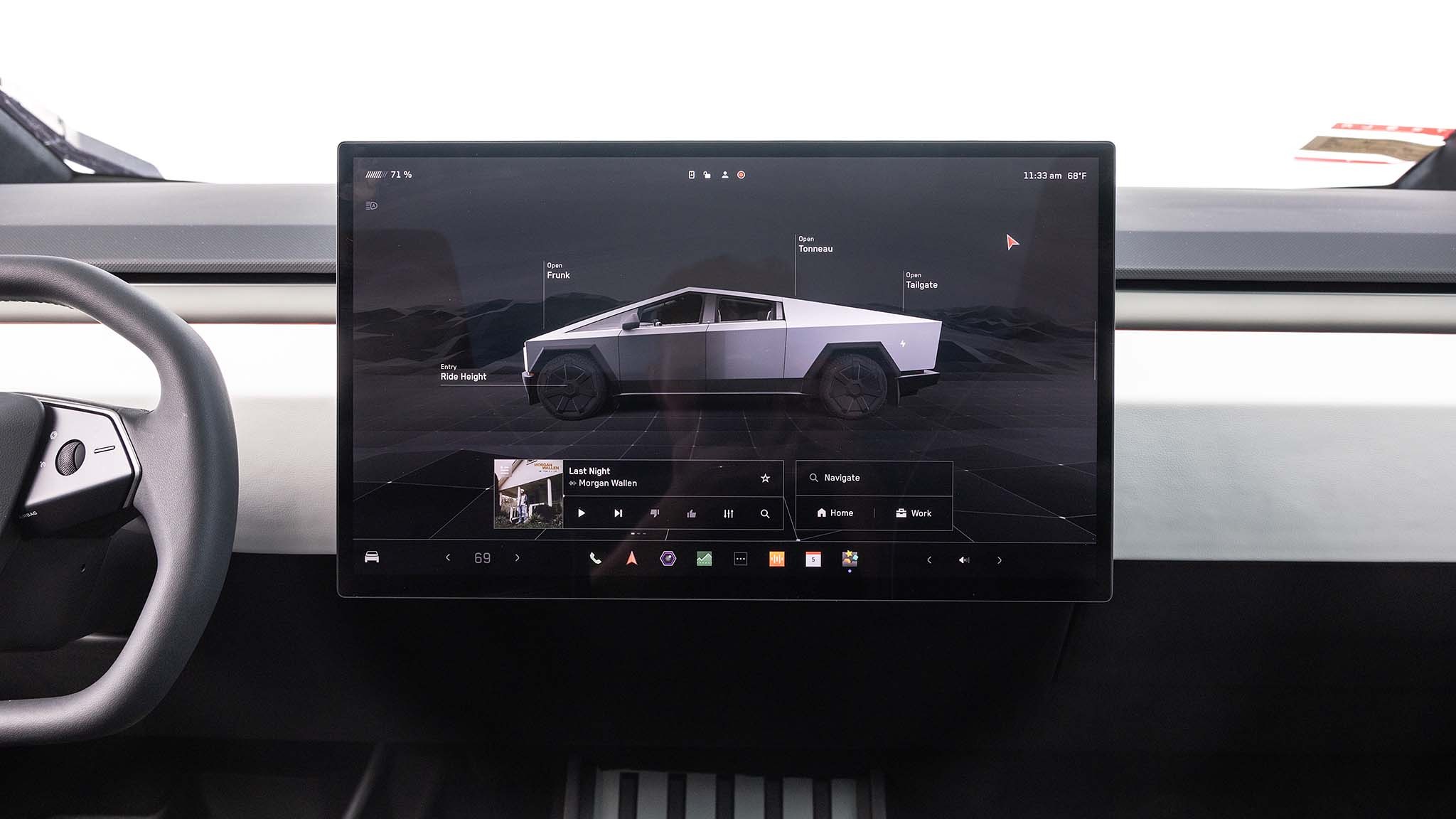 035 2024 Tesla Cybertruck infotainment screen