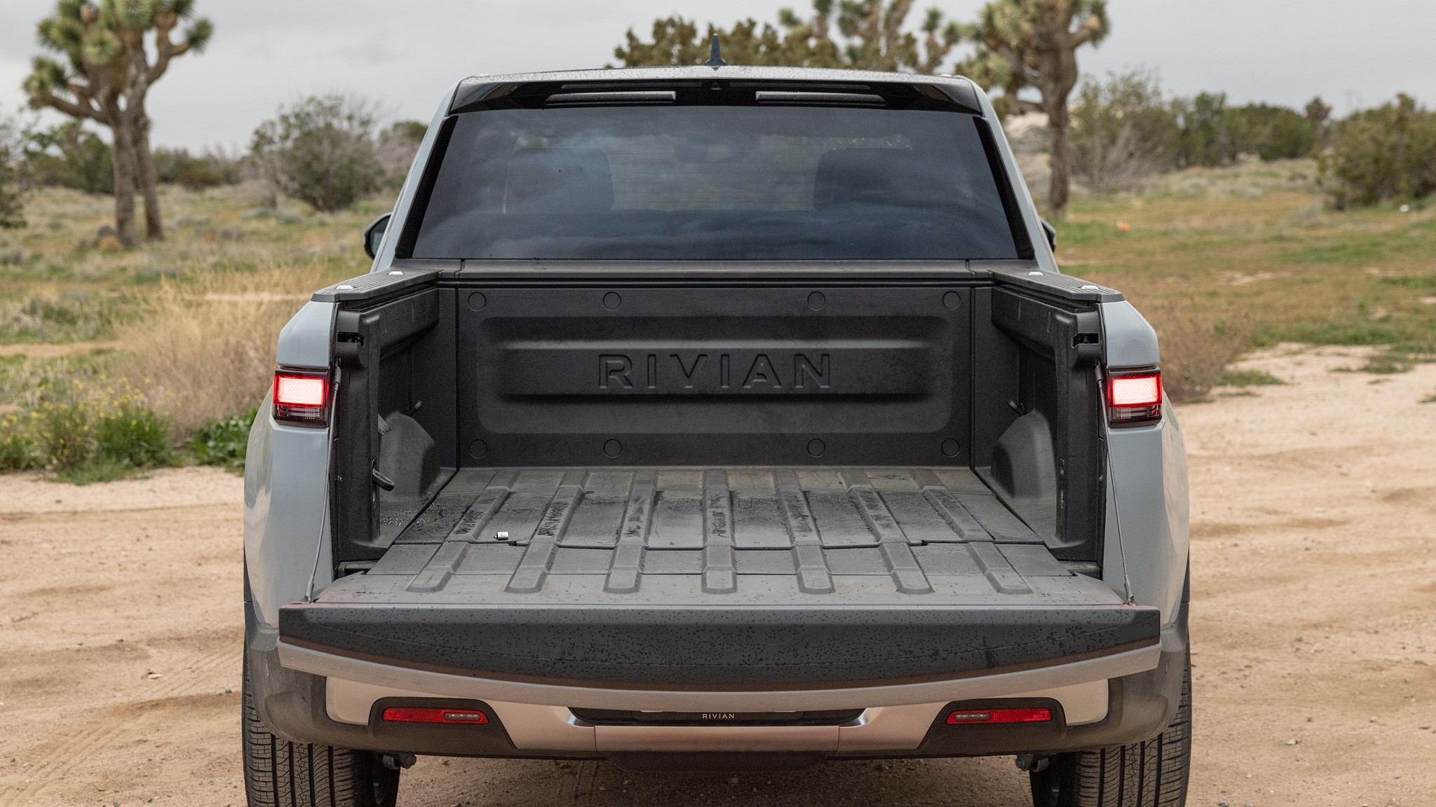 024 2024 Rivian R1T Dual Motor truck bed
