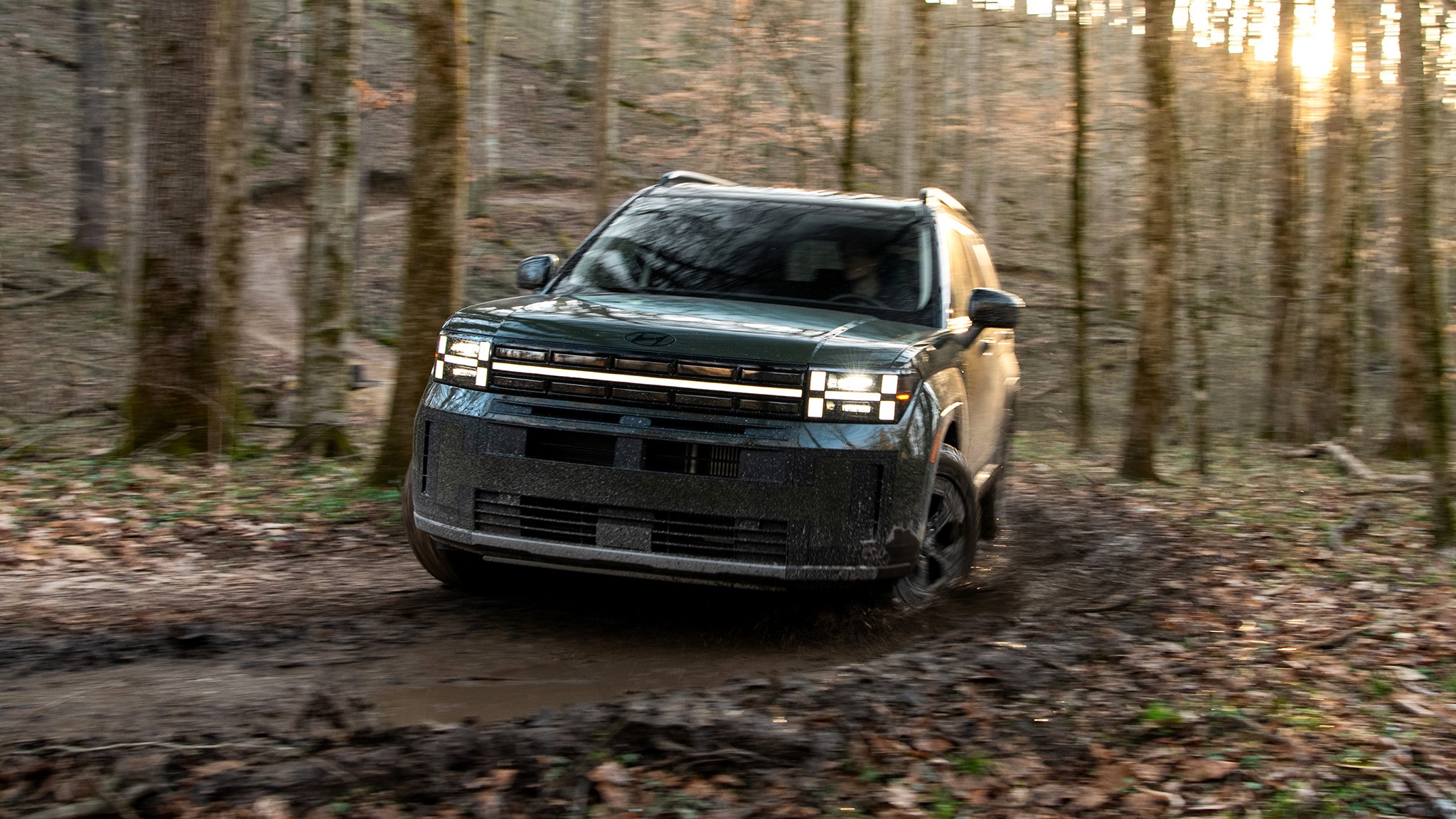 36 2024 Hyundai Santa Fe XRT front view motion