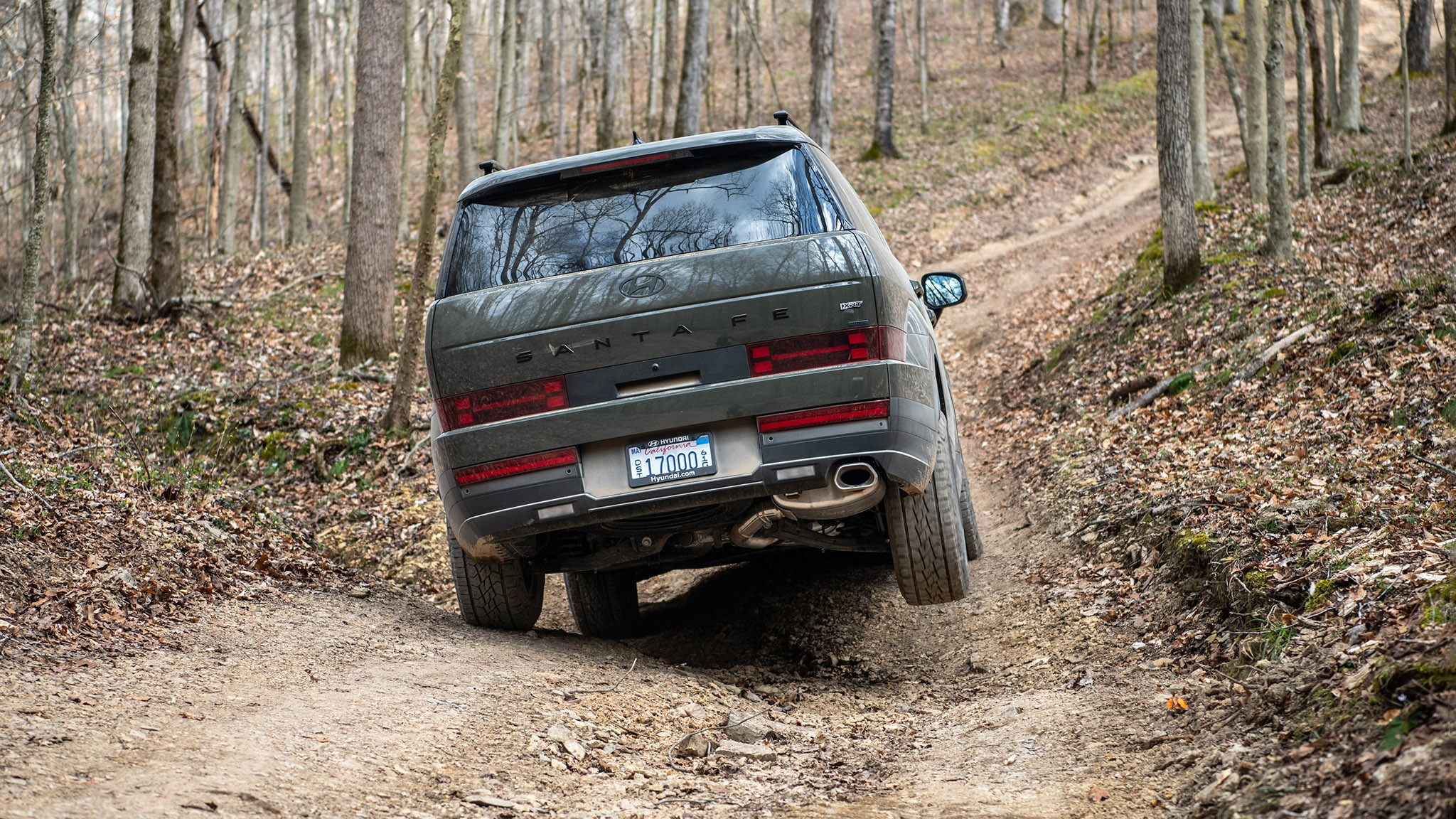 46 2024 Hyundai Santa Fe Media rear view motion