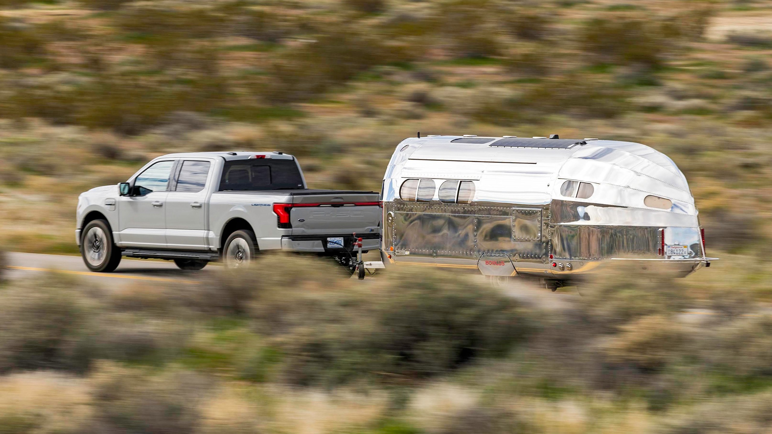 040 2024 Tesla Cybertruck Rivian R1T Ford Lightning