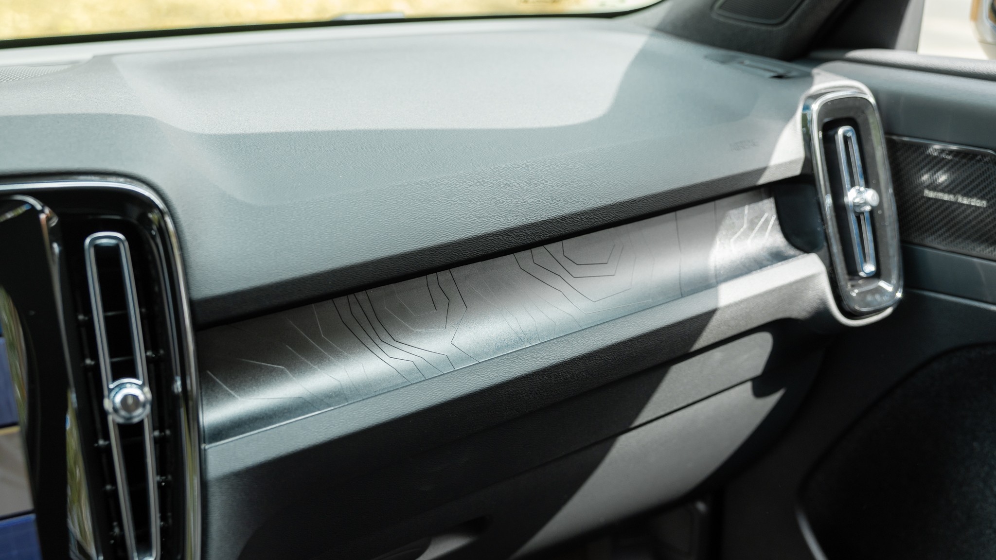 013 2024 Volvo XC40 Recharge