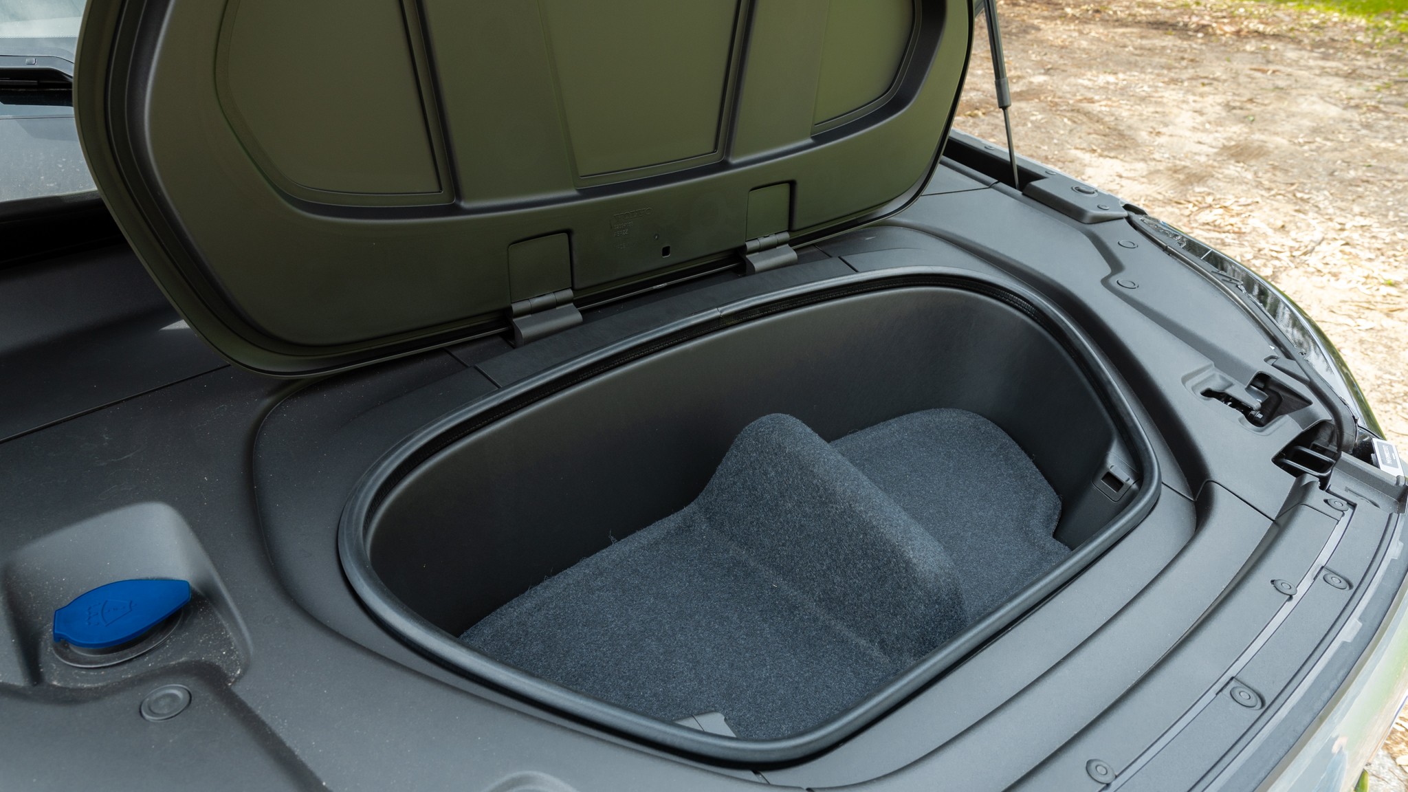 016 2024 Volvo XC40 Recharge frunk