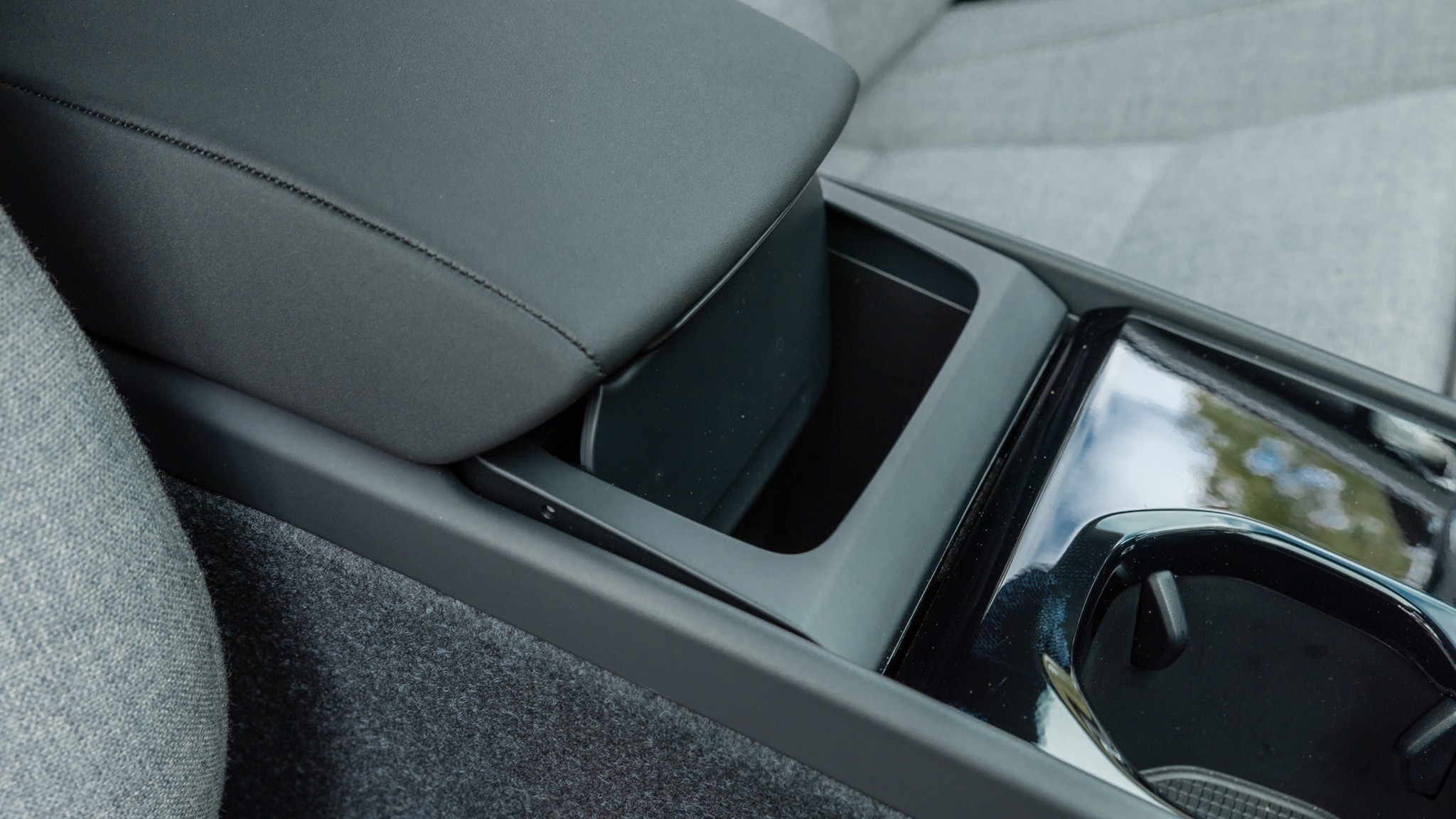 018 2024 Volvo XC40 Recharge