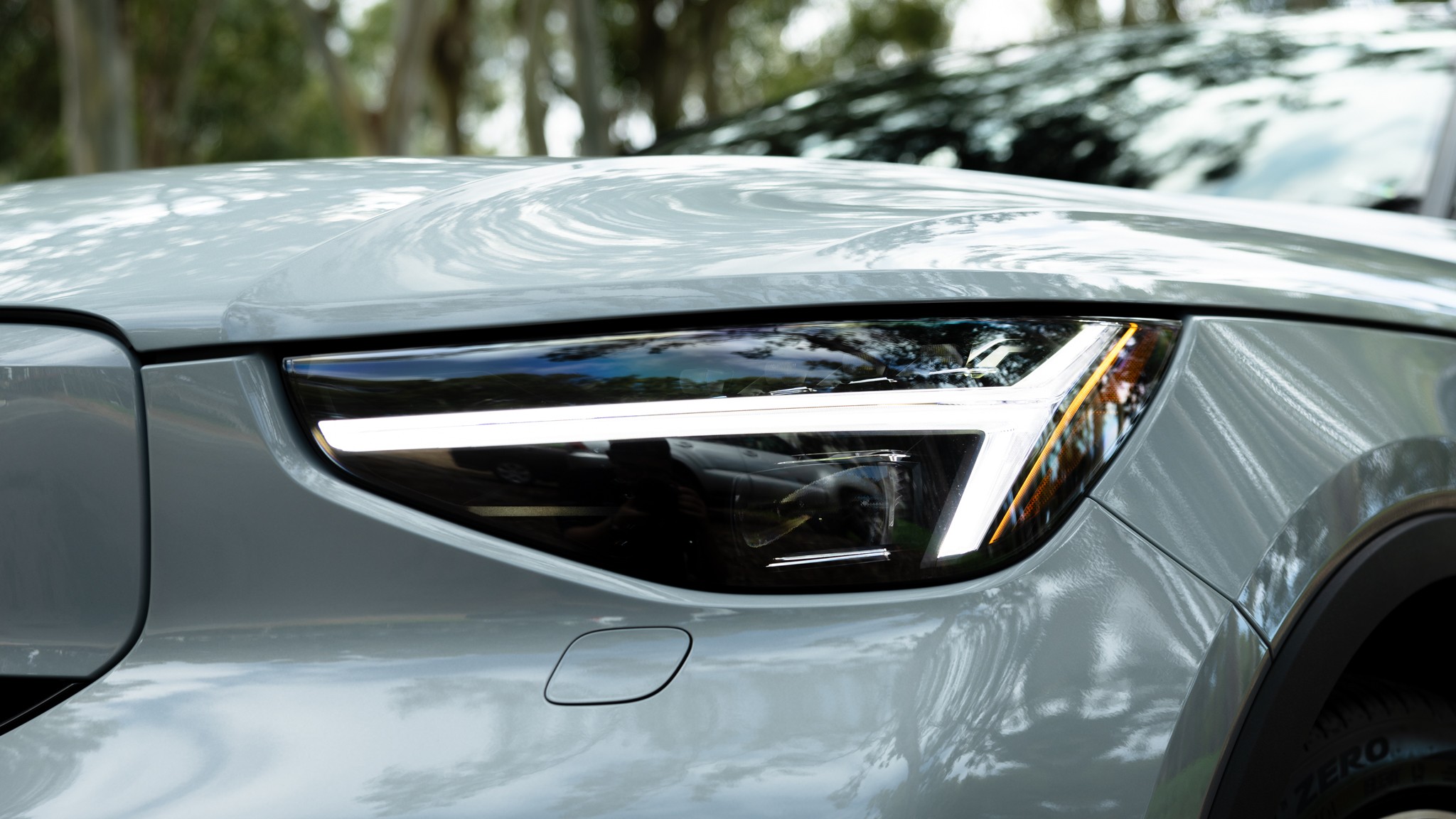 020 2024 Volvo XC40 Recharge headlight