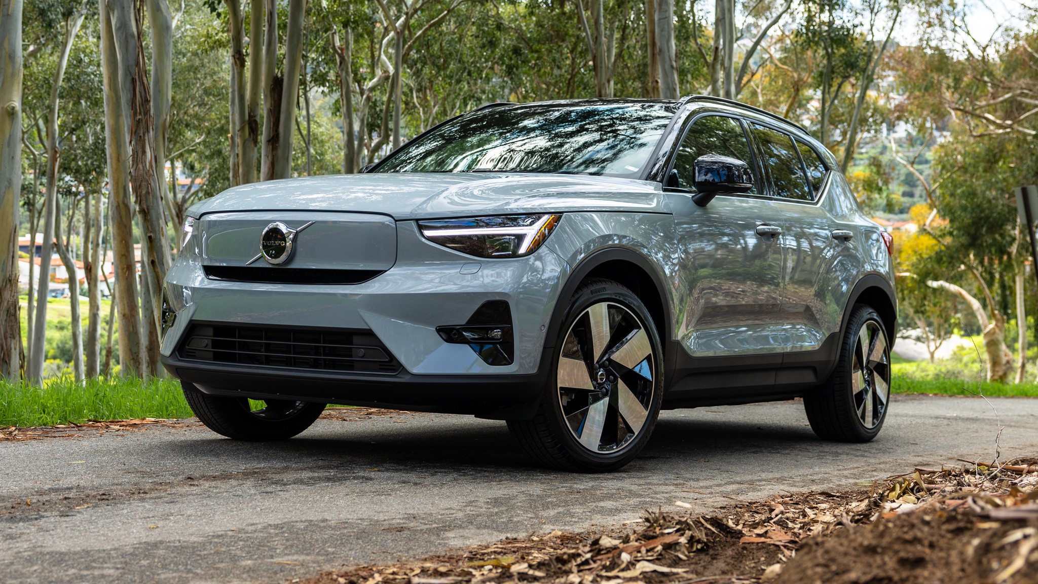 023 2024 Volvo XC40 Recharge