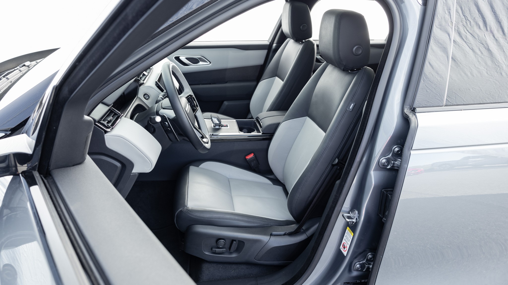 022 2024 Range Rover Velar front seats