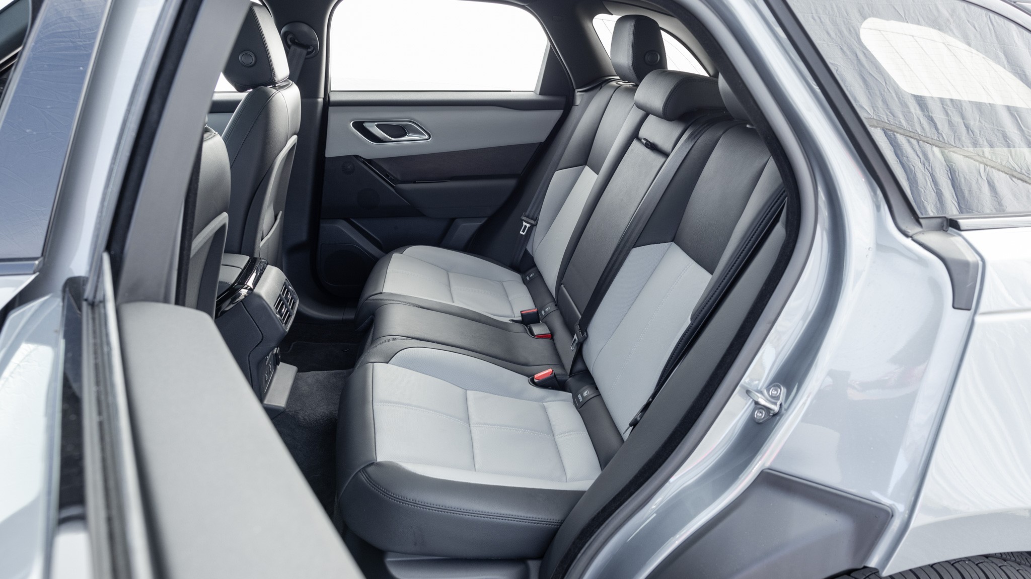 023 2024 Range Rover Velar rear seats