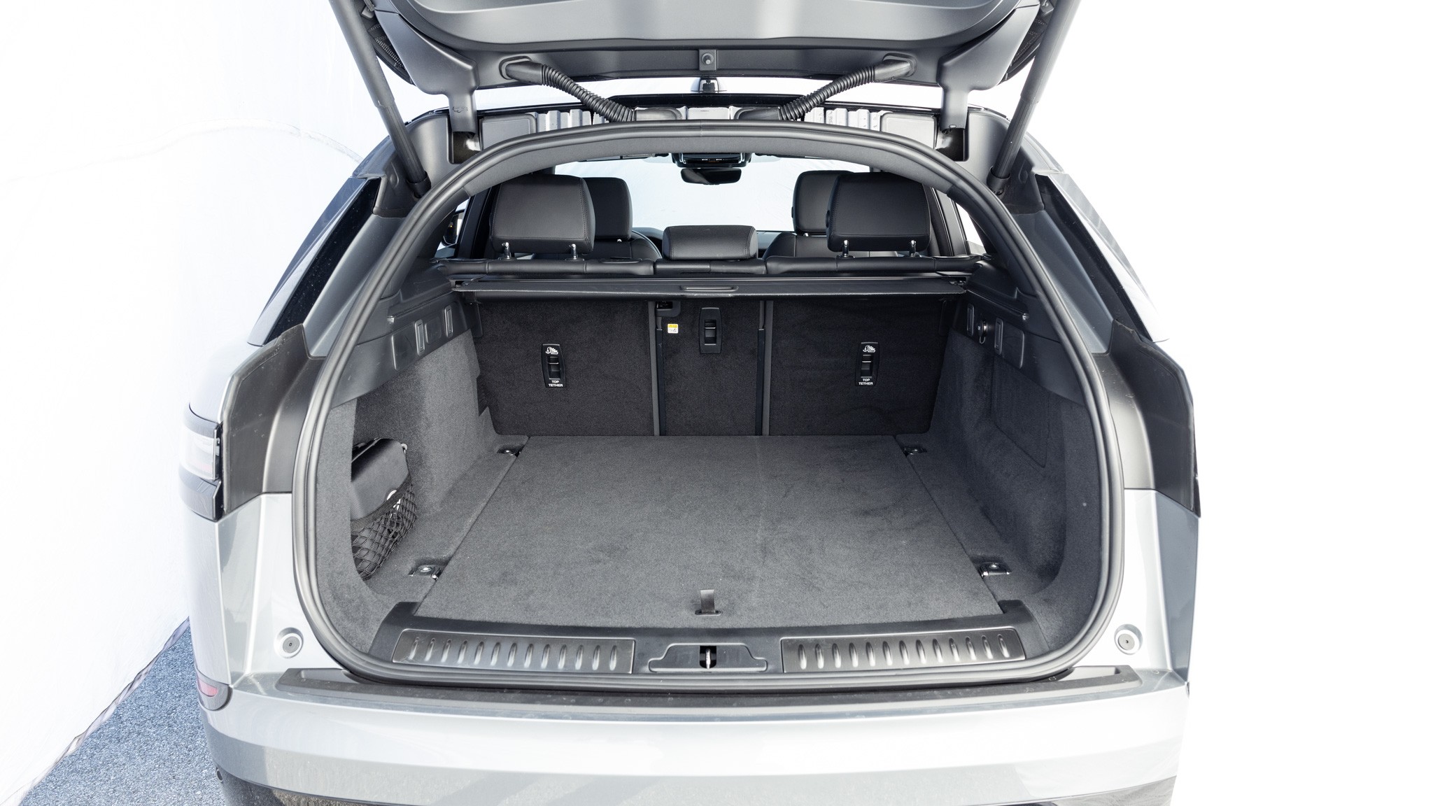 024 2024 Range Rover Velar trunk