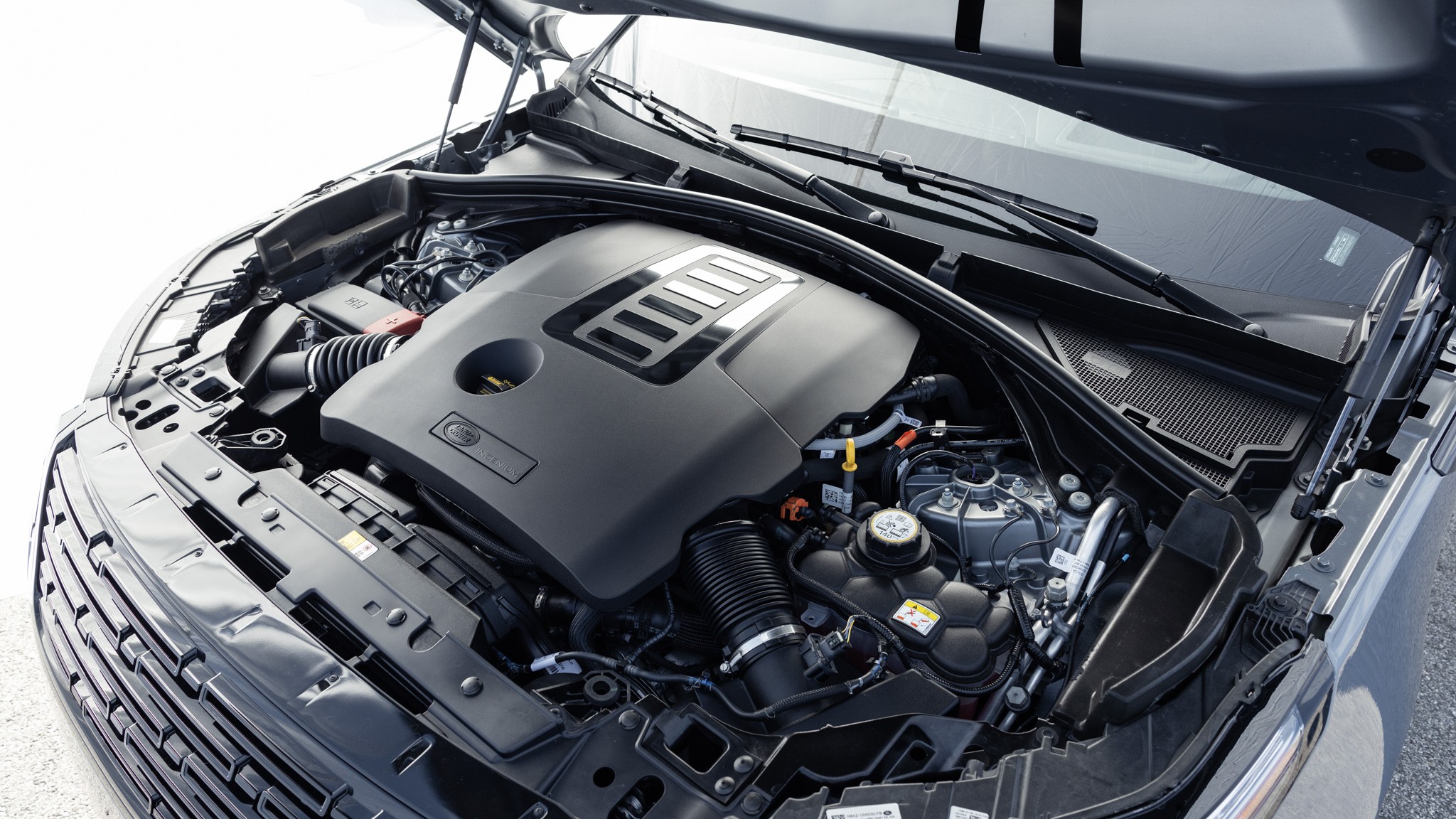 025 2024 Range Rover Velar under hood