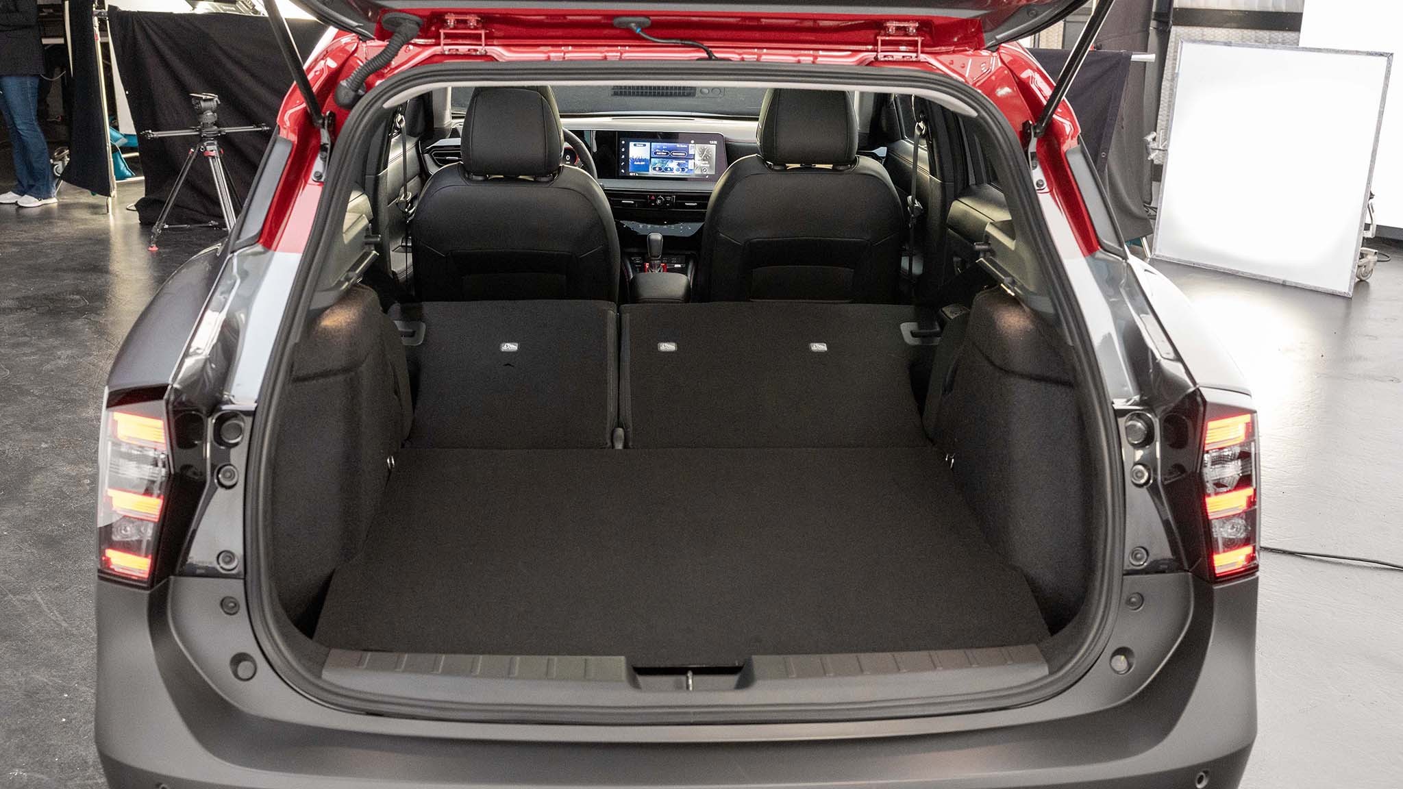 015 2025 Nissan Kicks trunk