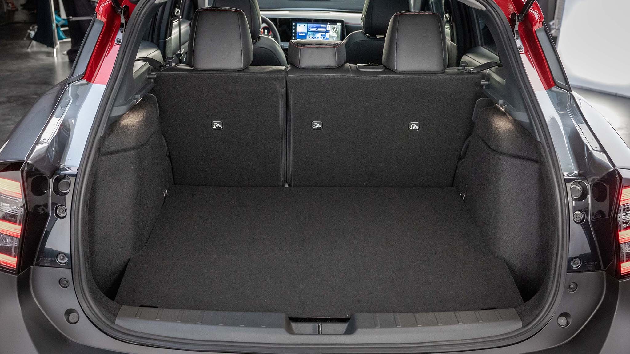 016 2025 Nissan Kicks