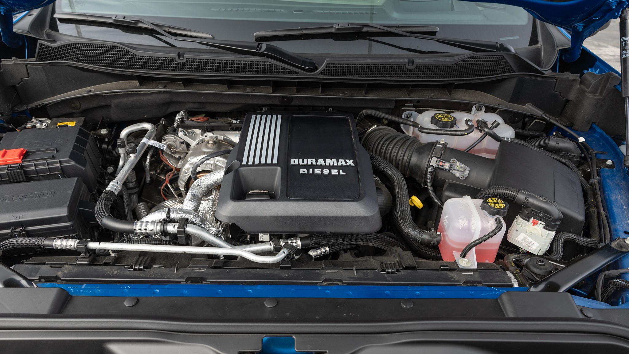 042 2024 chevrolet silverado ZR2 underhood