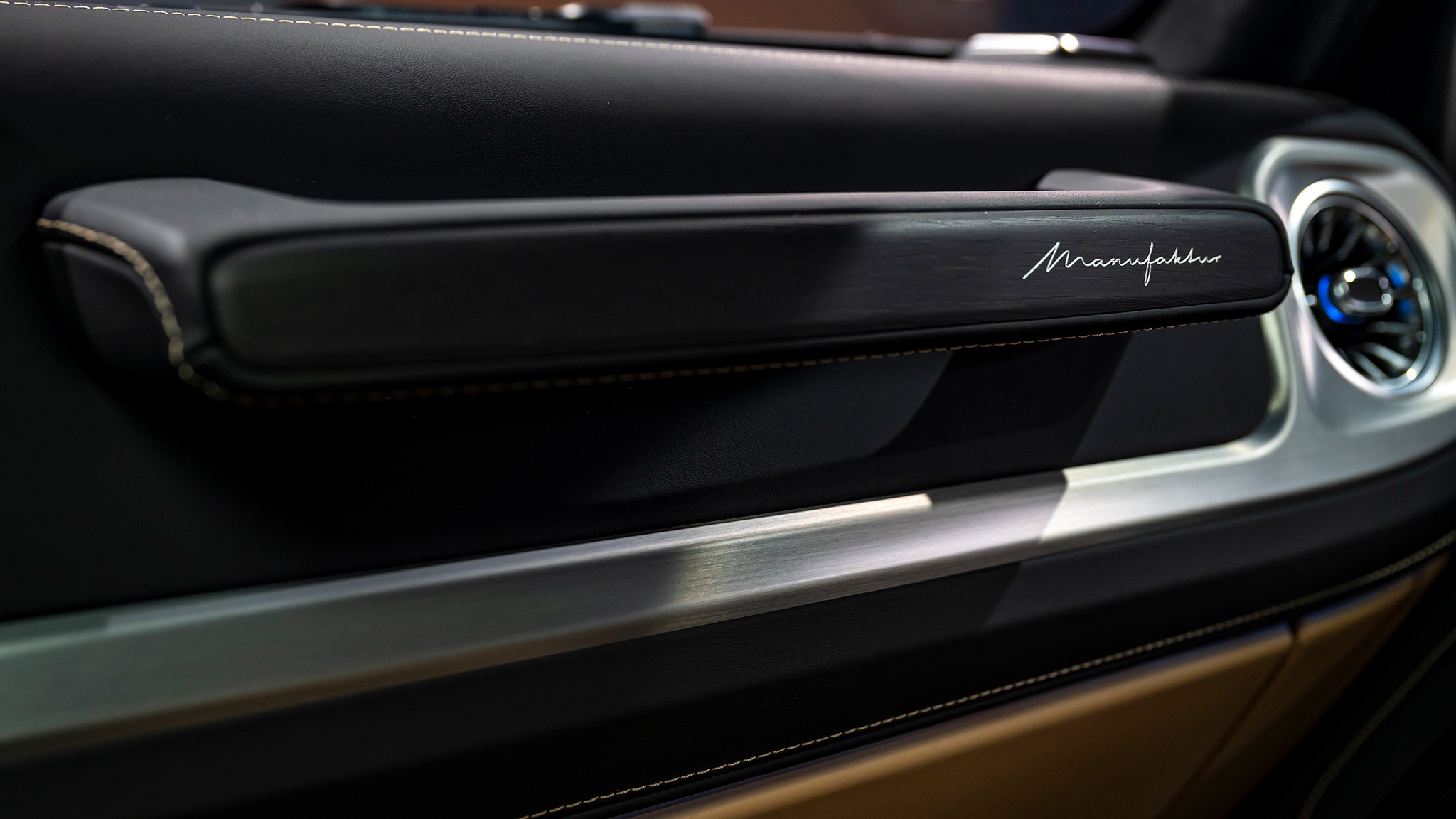 2025 Mercedes Benz G550 reveal 30