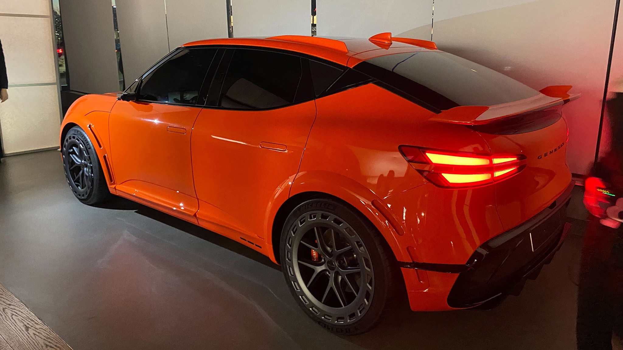 Genesis GV60 Magma   4