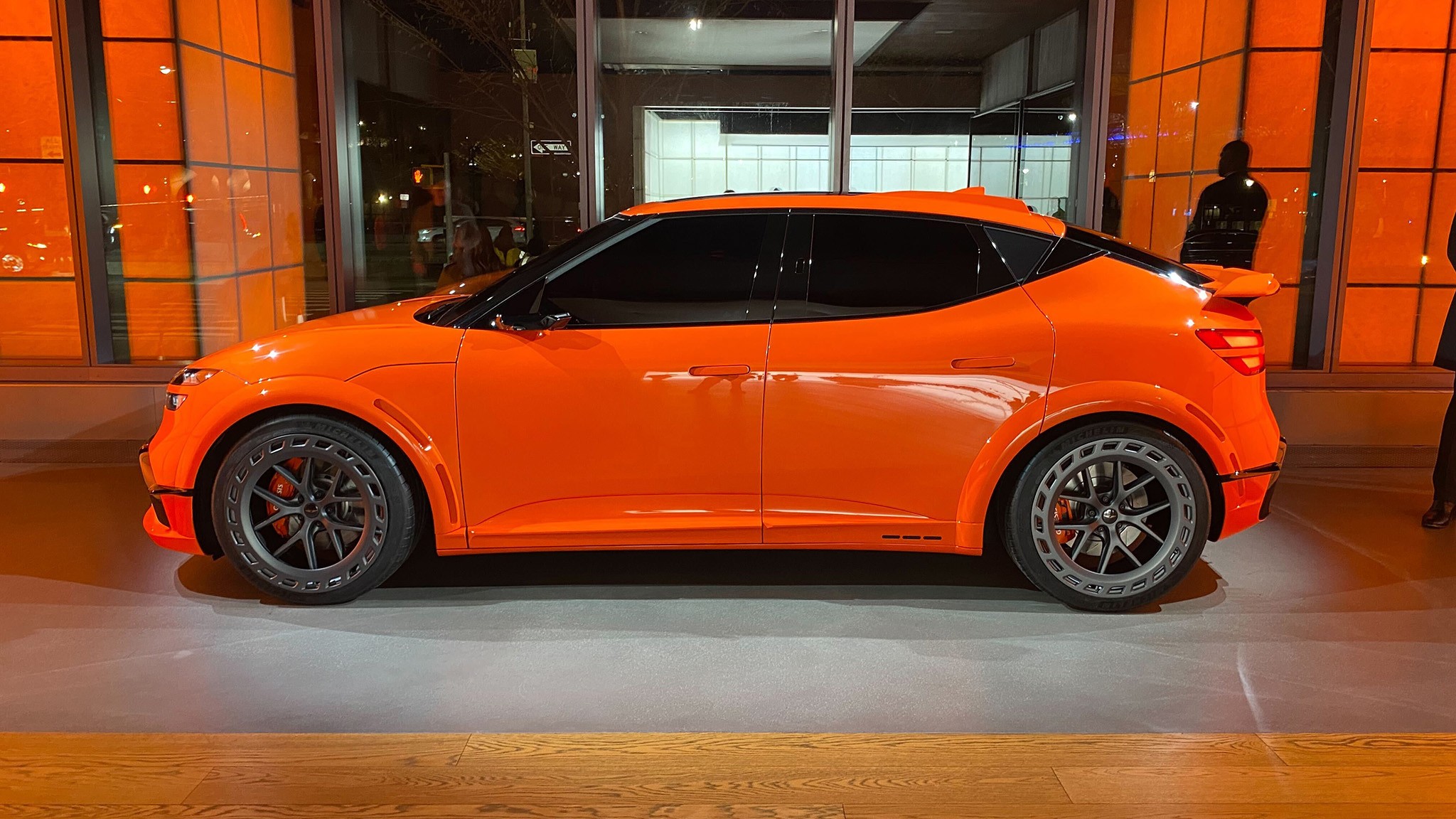 Genesis GV60 Magma   12