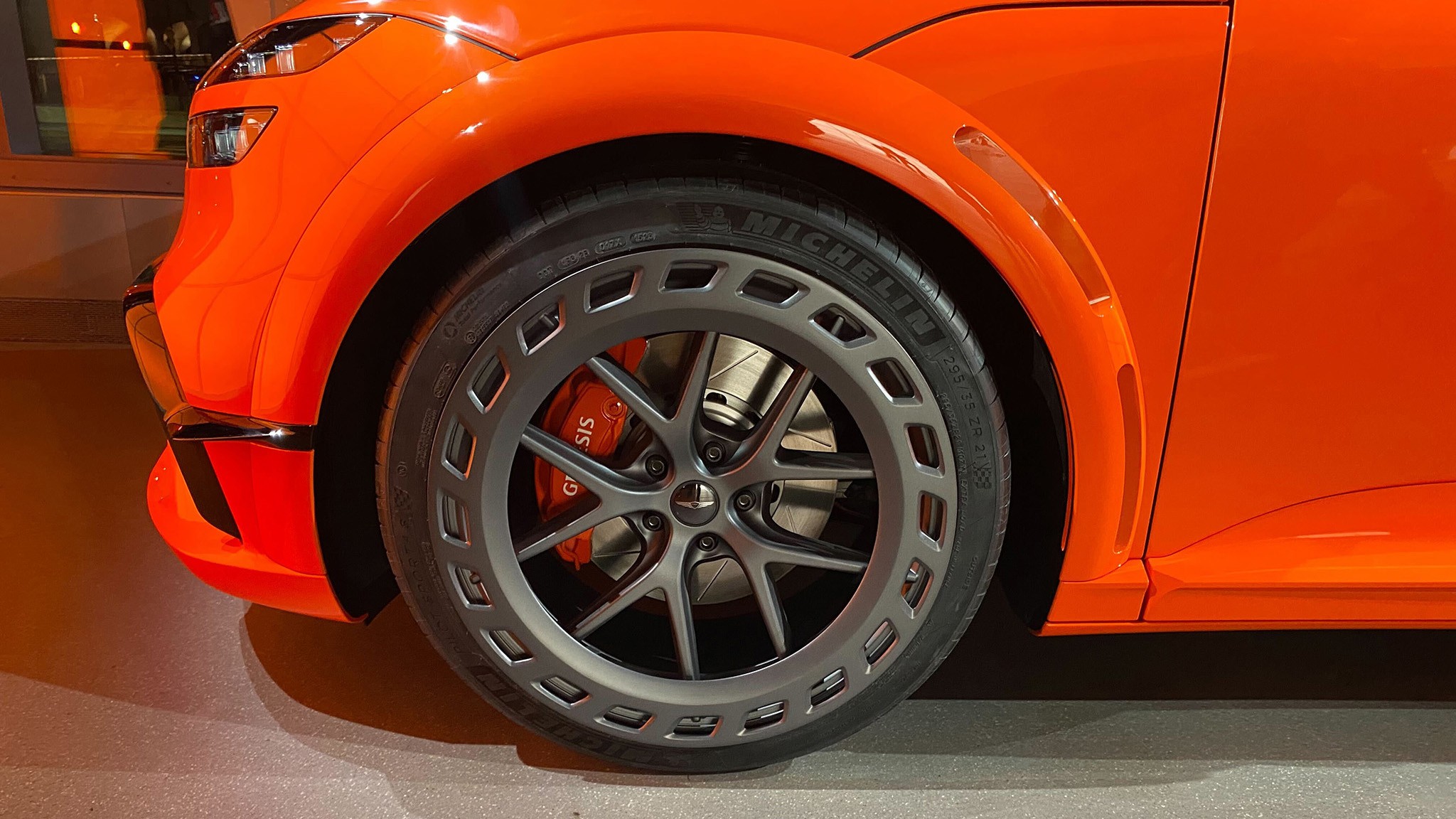 Genesis GV60 Magma   16