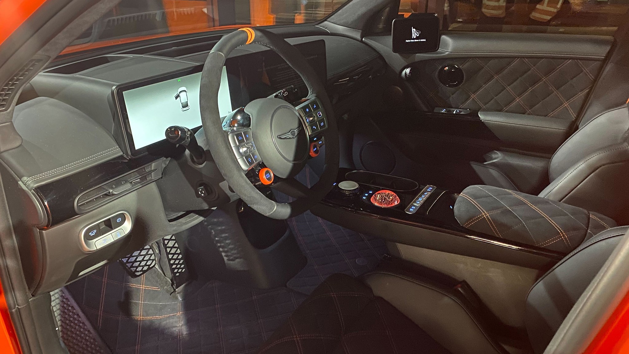 Genesis GV60 Magma   18