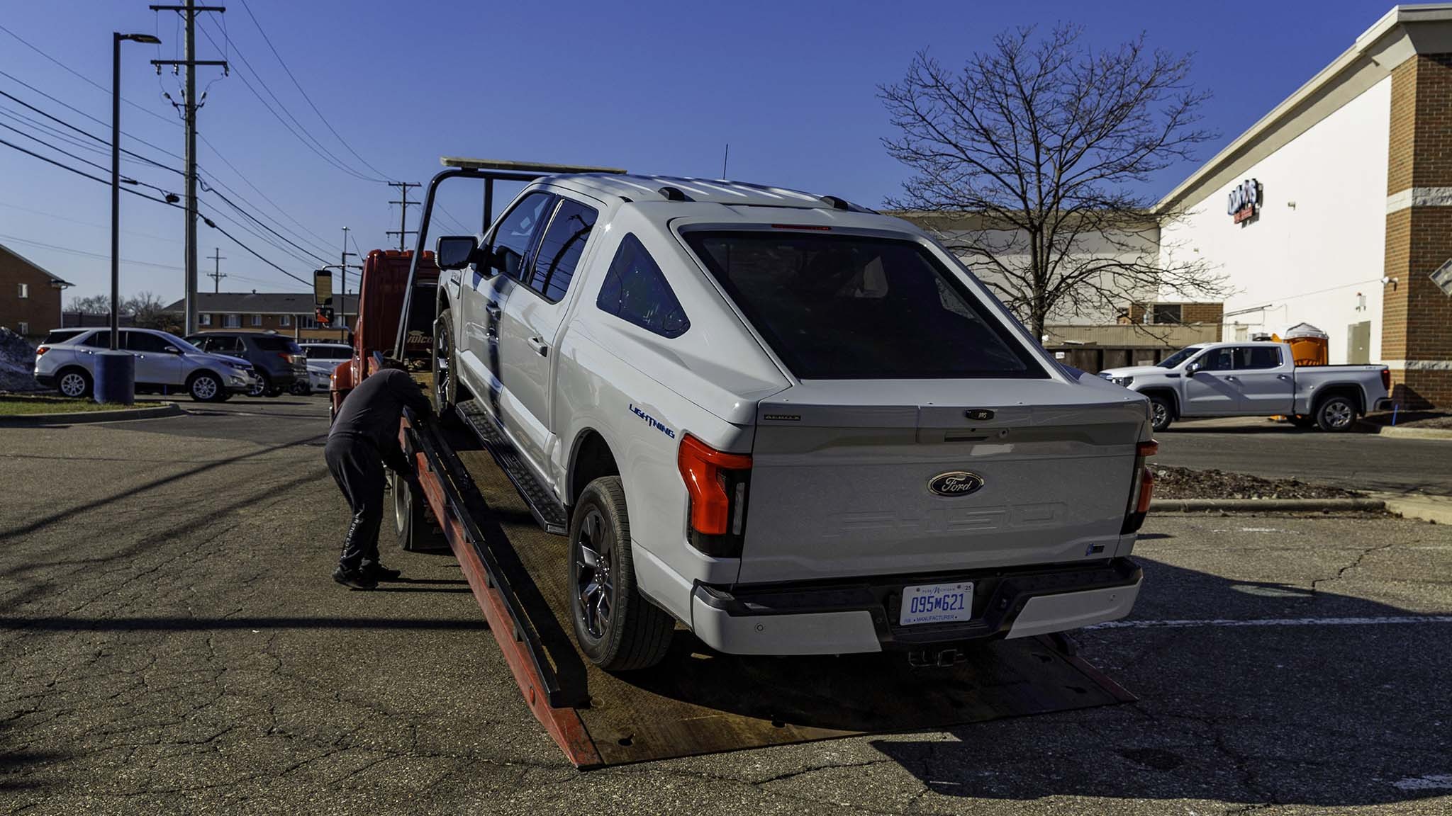 033 2023 ford f150 lightning battery to zero
